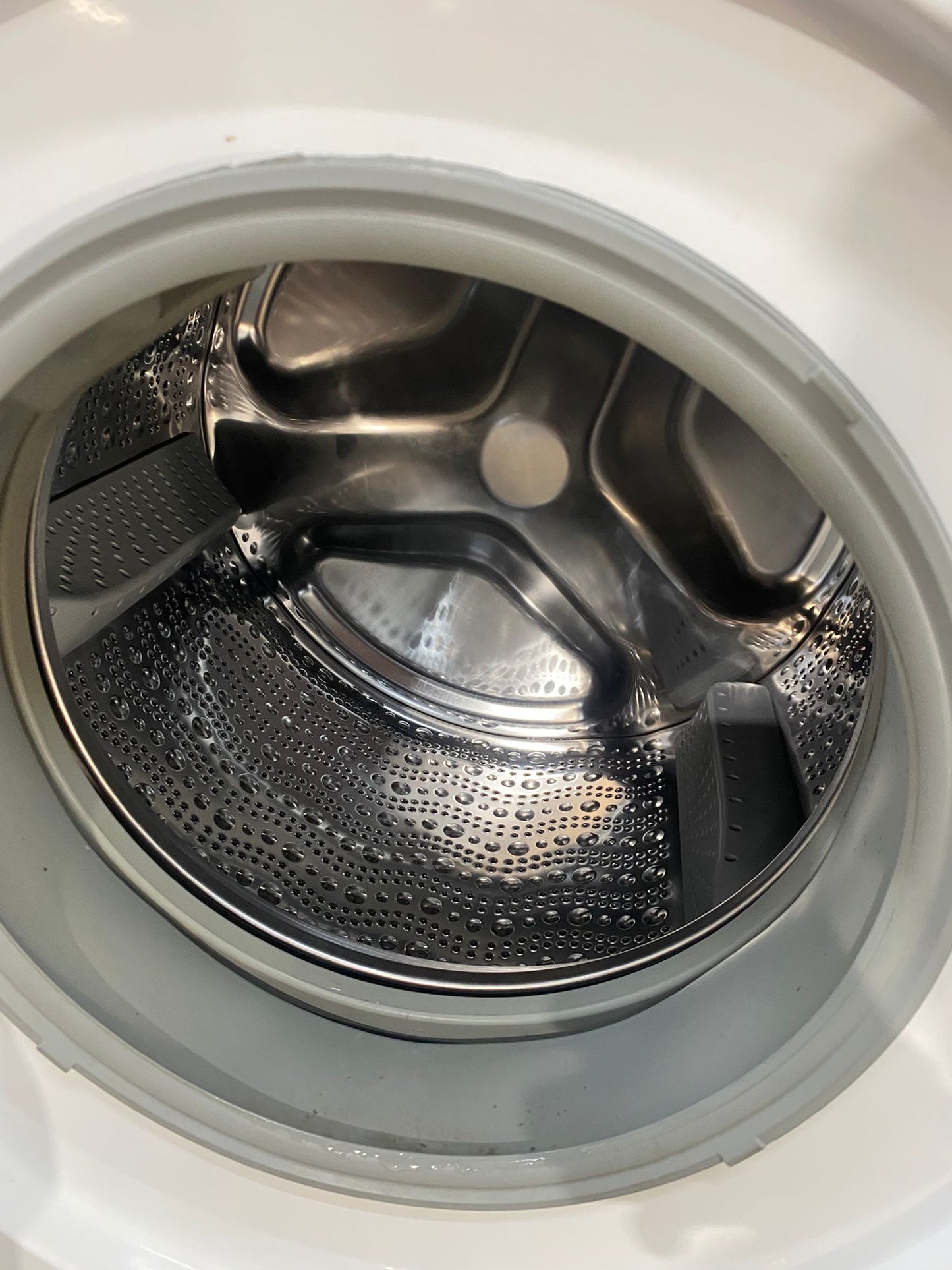 🚚Beautiful TopBrand Bosch 9KG Washing Machine For Sale