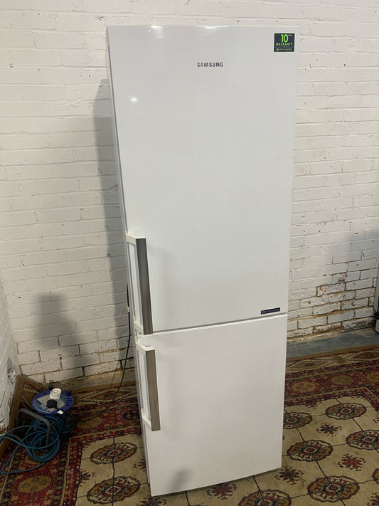 FREE DELIVERY Beautiful Tall White Digital Inverter Samsung Latest Model Fridge Freezer For Sale
