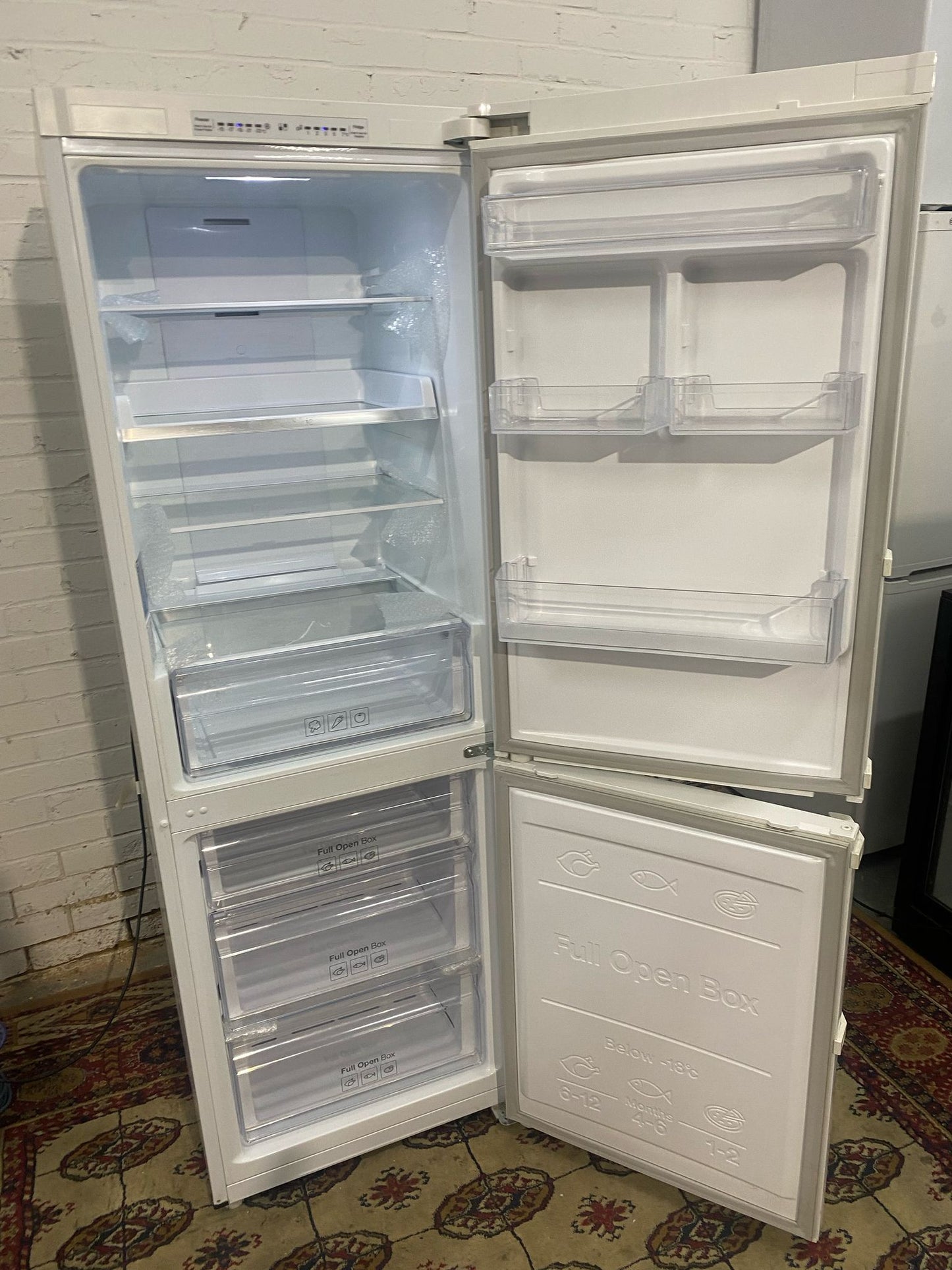 FREE DELIVERY Beautiful Tall White Digital Inverter Samsung Latest Model Fridge Freezer For Sale