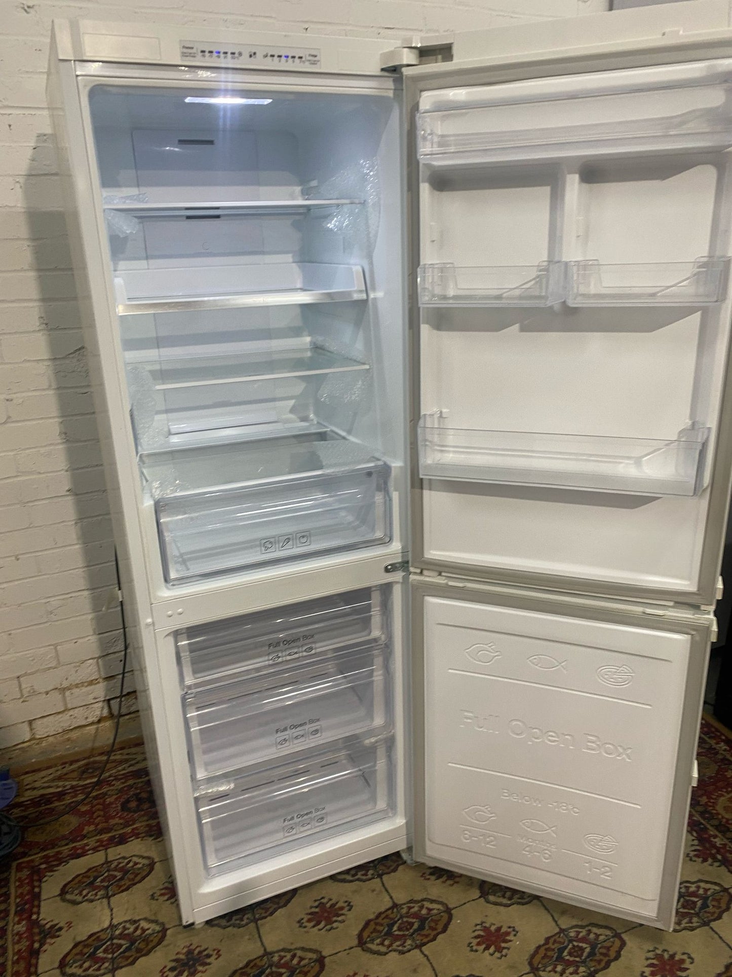 FREE DELIVERY Beautiful Tall White Digital Inverter Samsung Latest Model Fridge Freezer For Sale