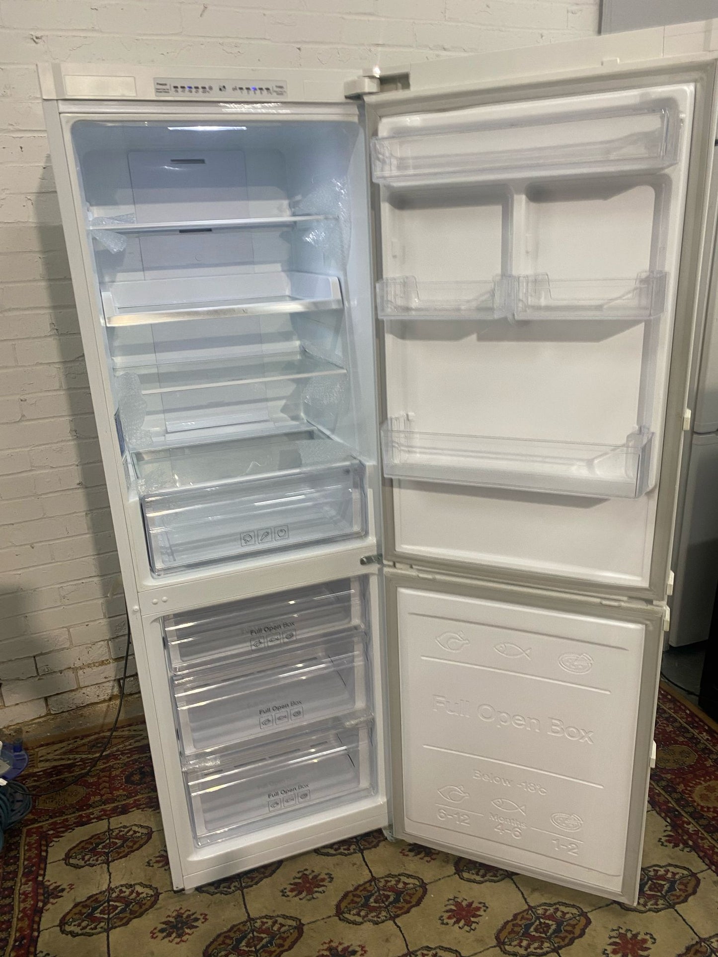 FREE DELIVERY Beautiful Tall White Digital Inverter Samsung Latest Model Fridge Freezer For Sale