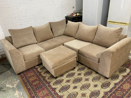 ✅🚐🚐Beautiful Corner Sofa For Sale (video available)