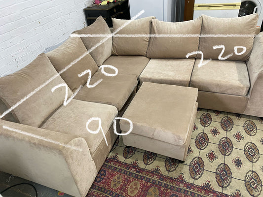 ✅🚐🚐Beautiful Corner Sofa For Sale (video available)