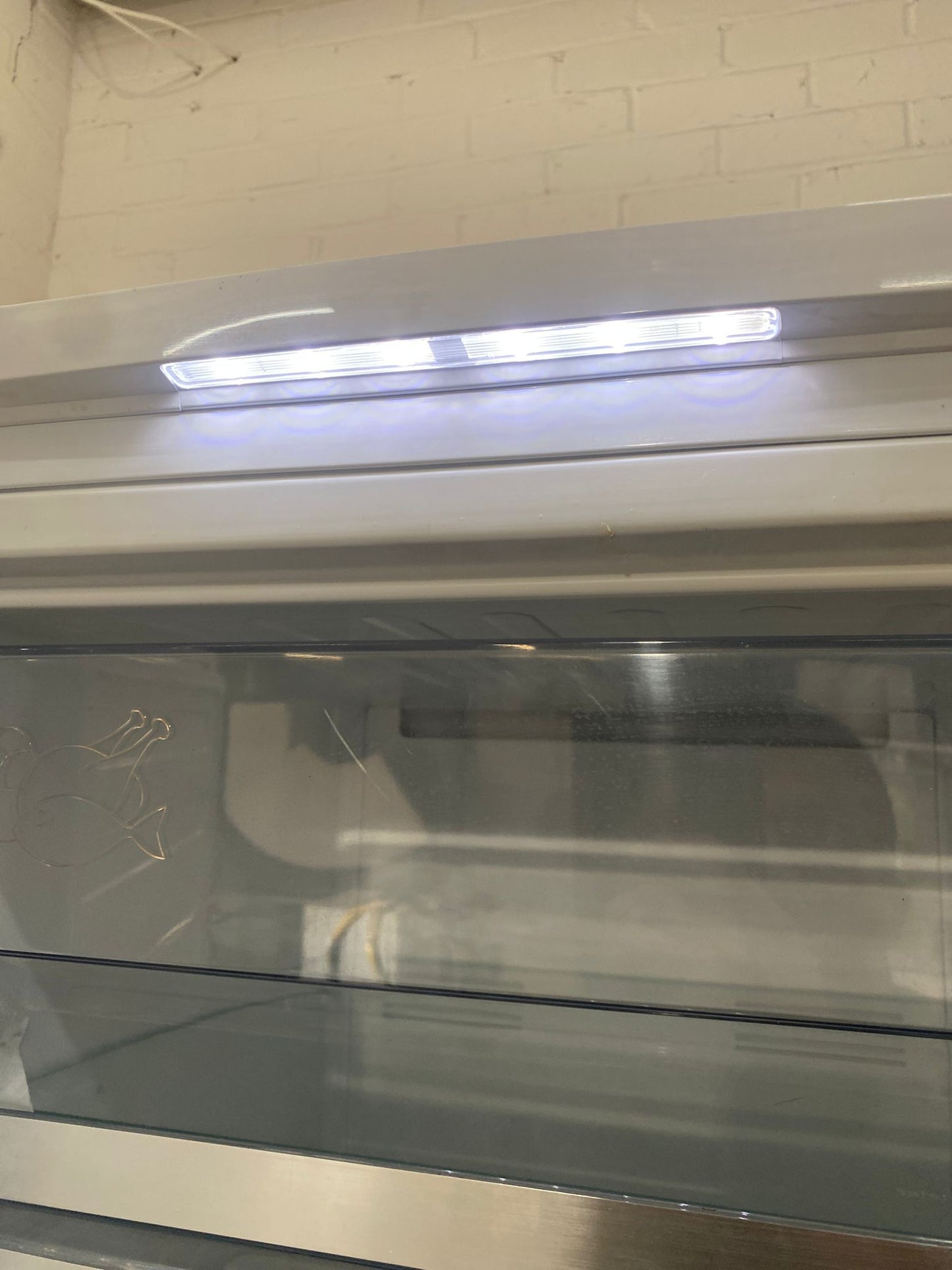 🚐🚐Beautiful GRUNDIG Standing Freezer For Sale