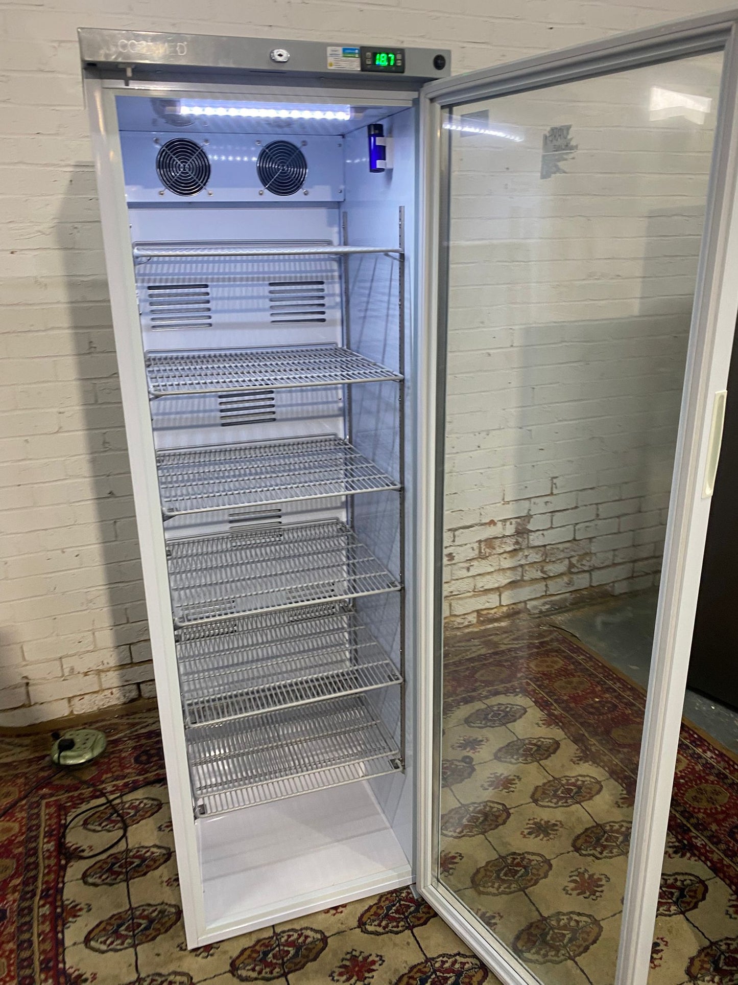 Beautiful Tall Commercial Glass Display Fridge For Sale