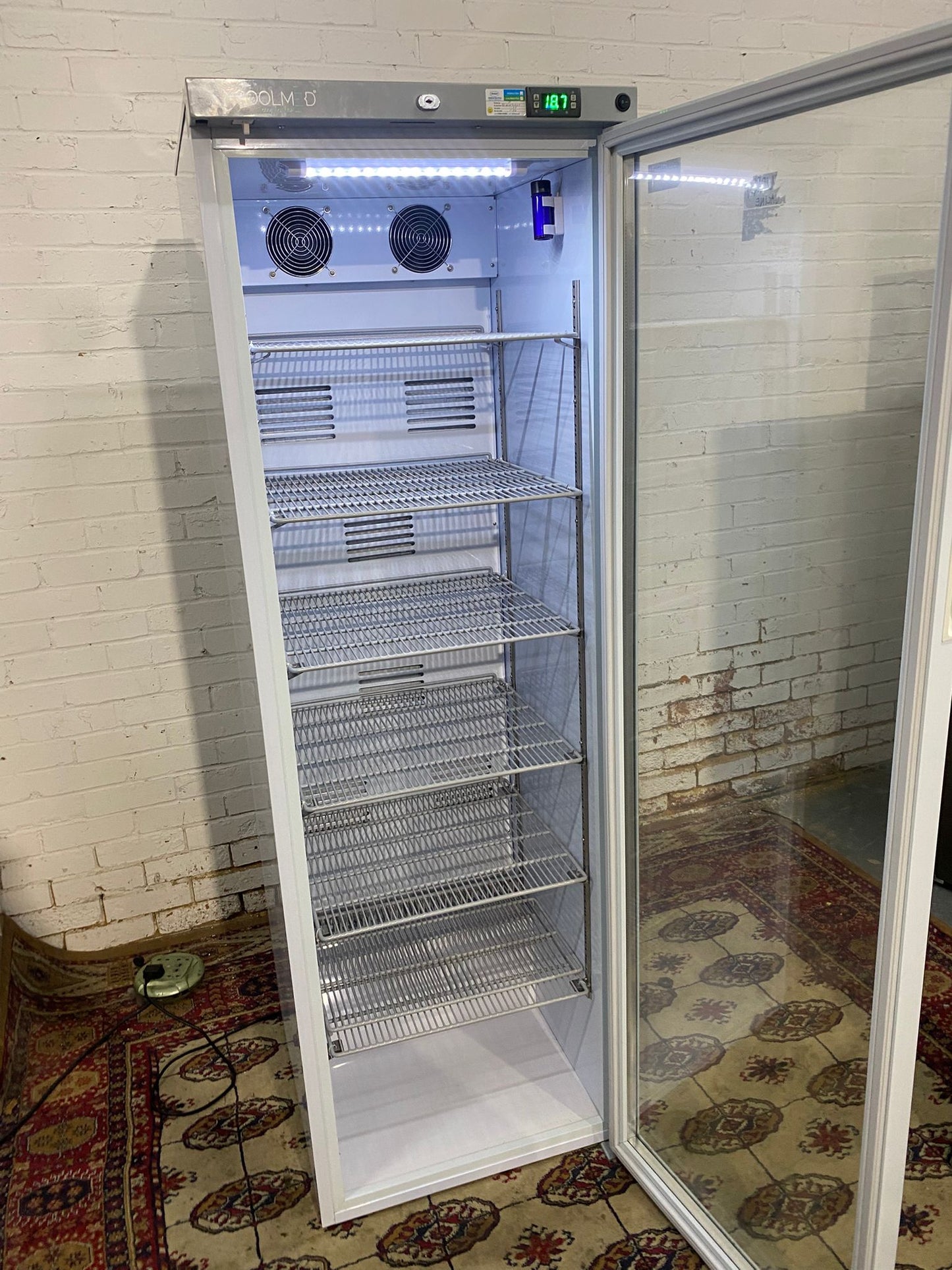 Beautiful Tall Commercial Glass Display Fridge For Sale
