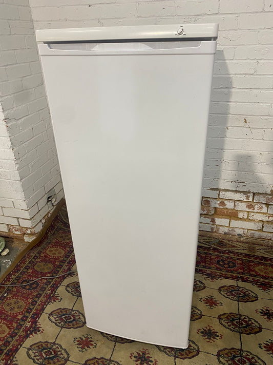 🚐🚐Beautiful Curreys Standing Freezer For Sale