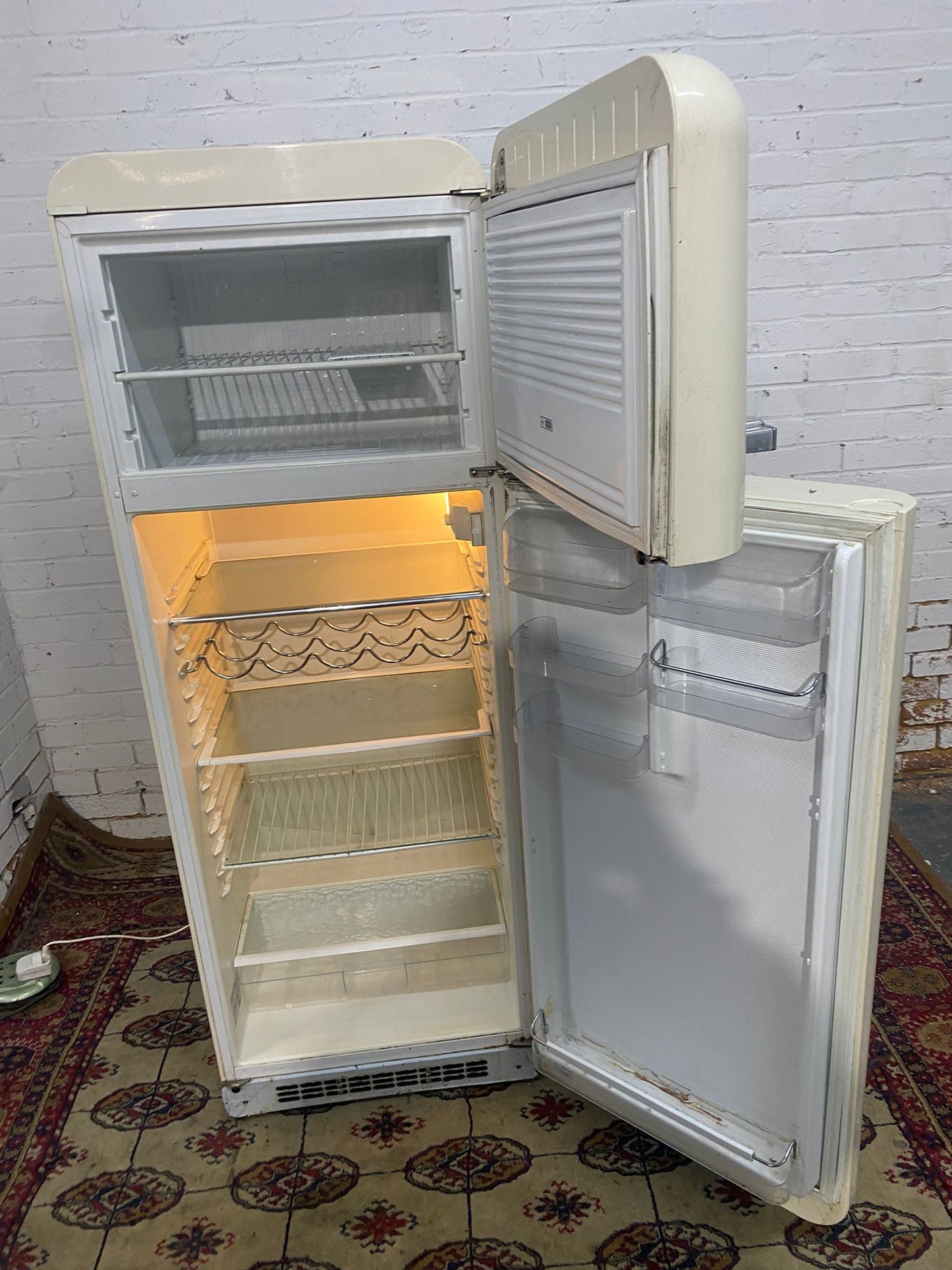 FREE DELIVERY Beautiful Top Brand SMEG Fridge & Freezer On Top Fridge Freezer For Sale