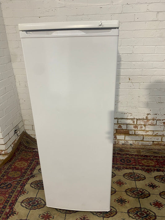 🚐🚐Beautiful Curreys Standing Freezer For Sale