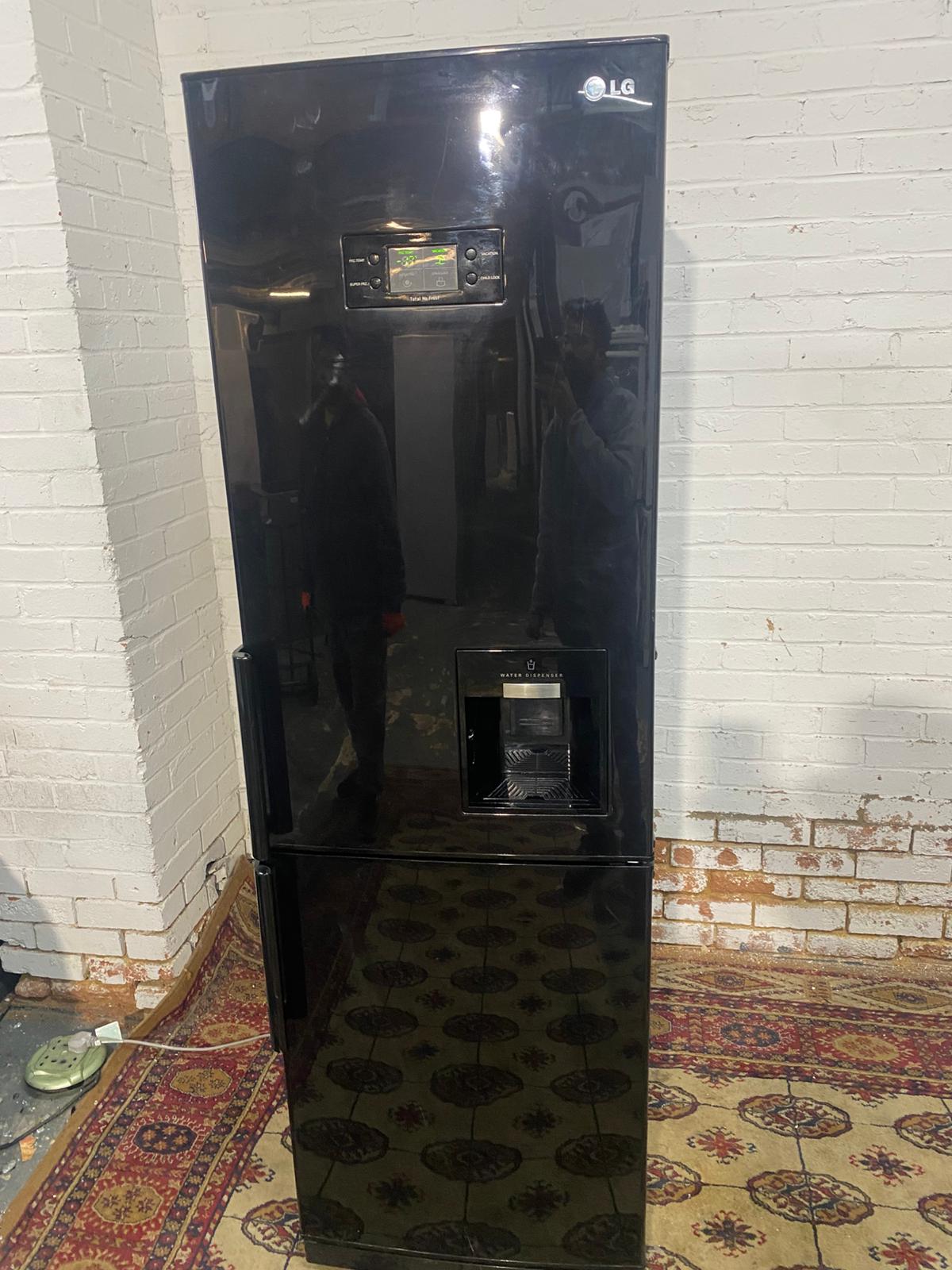 FREE DELIVERY Beautiful LG Black Tall Latest Model Fridge Freezer For Sale