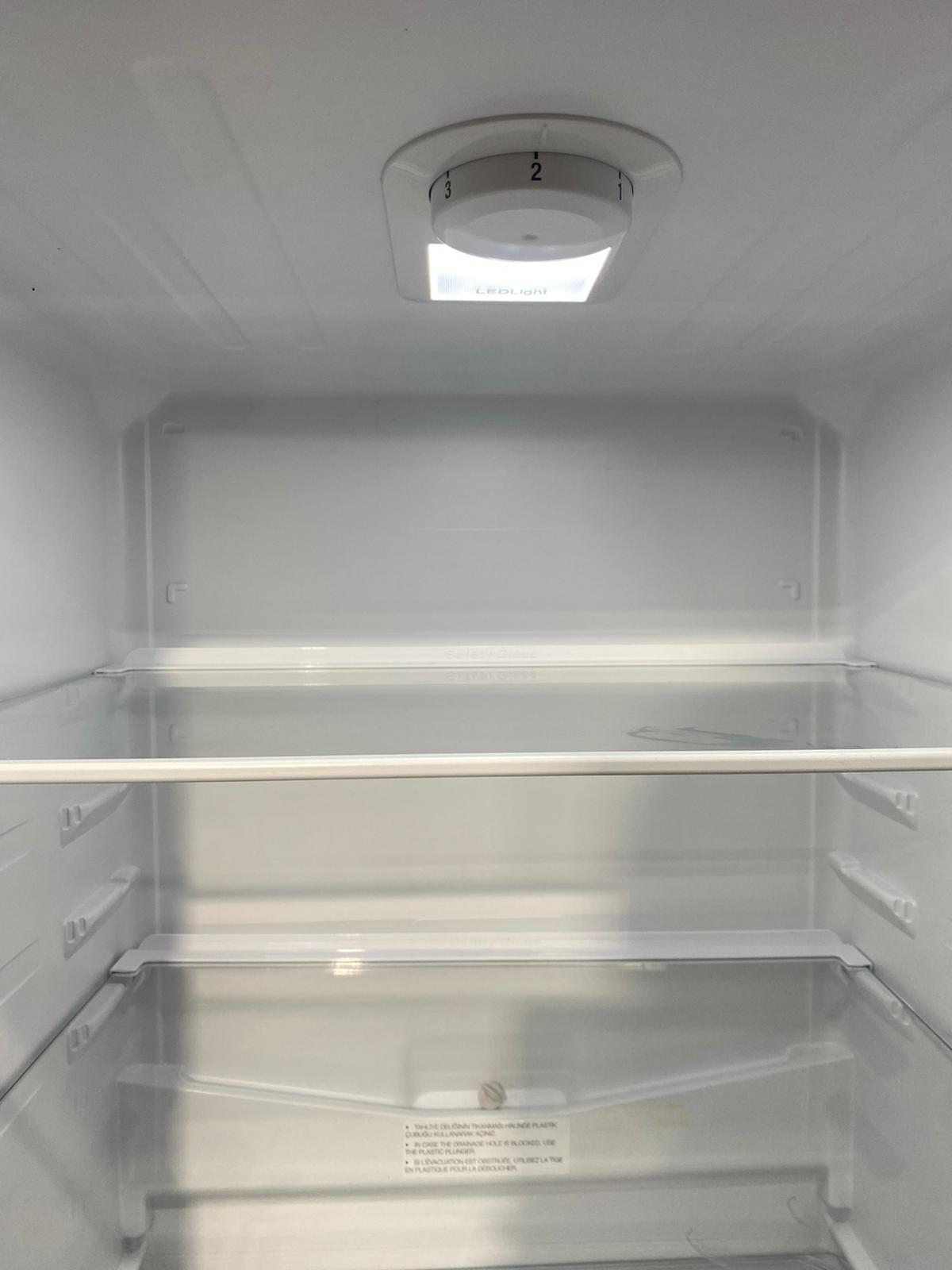 🚚Beautiful Blomburg Fridge Freezer For Sale