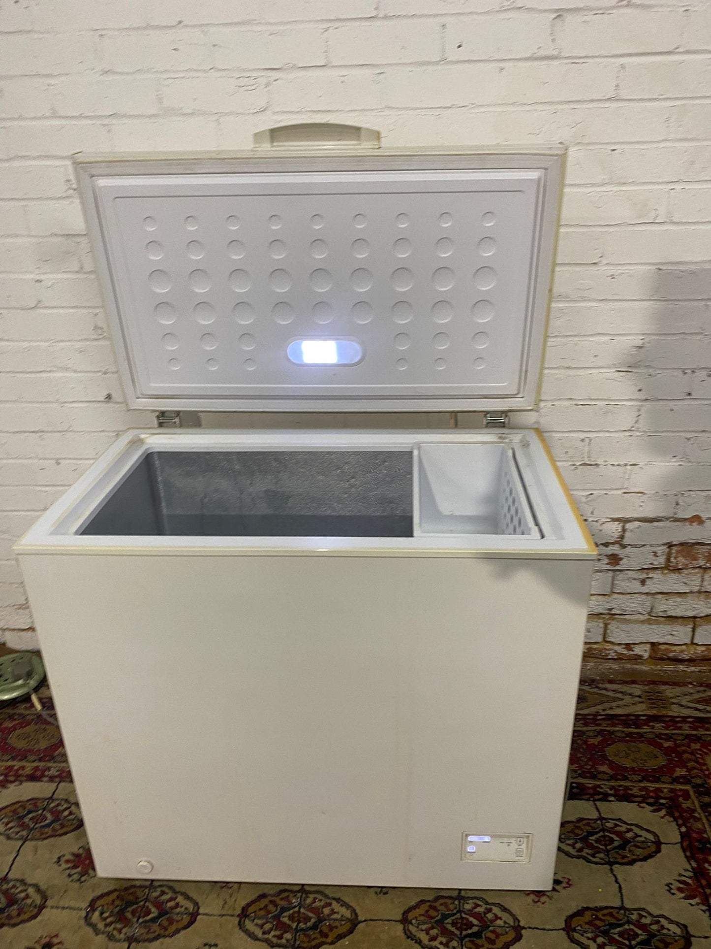 🚚Zanussi Chest Freezer 200L Frost Free Technology For Sale