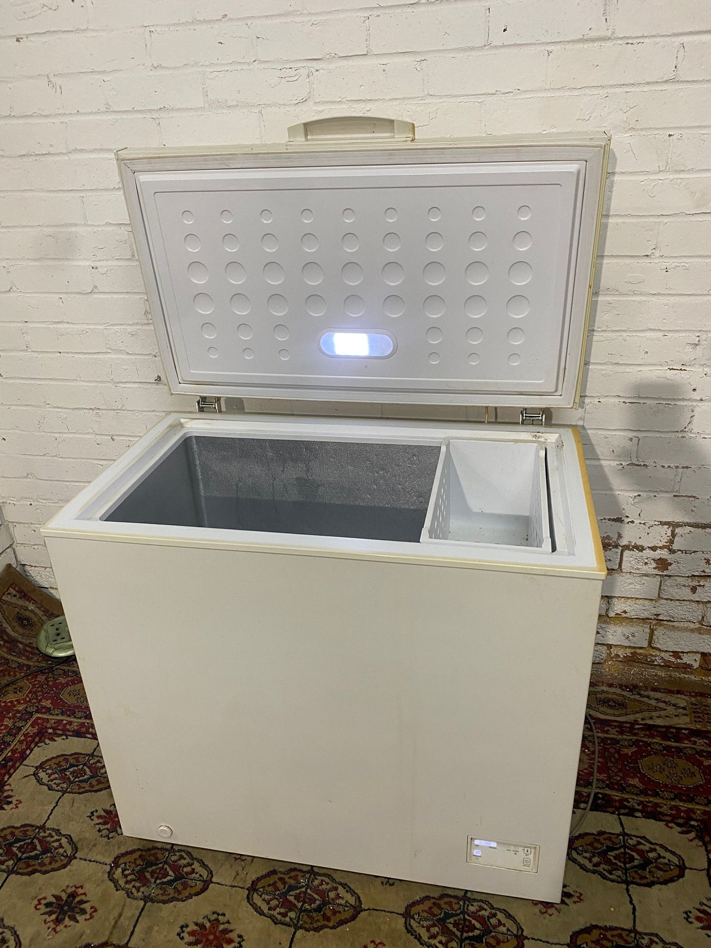 🚚Zanussi Chest Freezer 200L Frost Free Technology For Sale