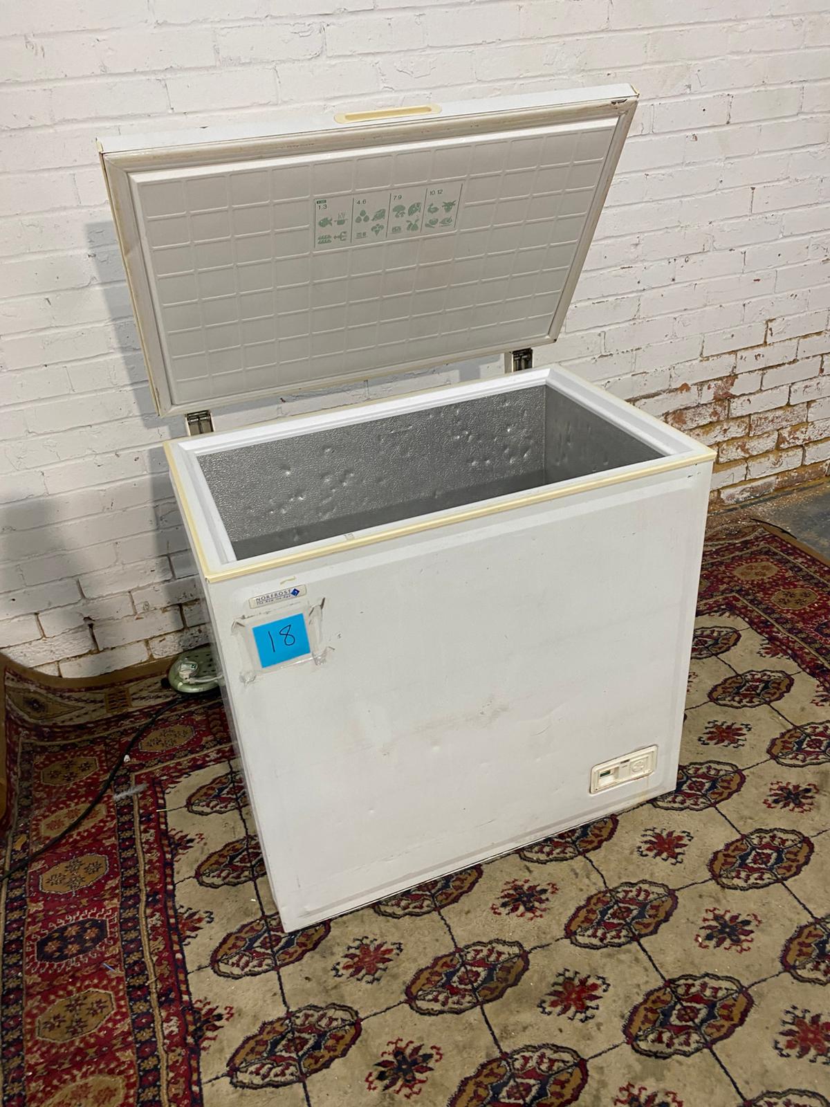 🚚 Chest Freezer 200L Frost Free Technology For Sale