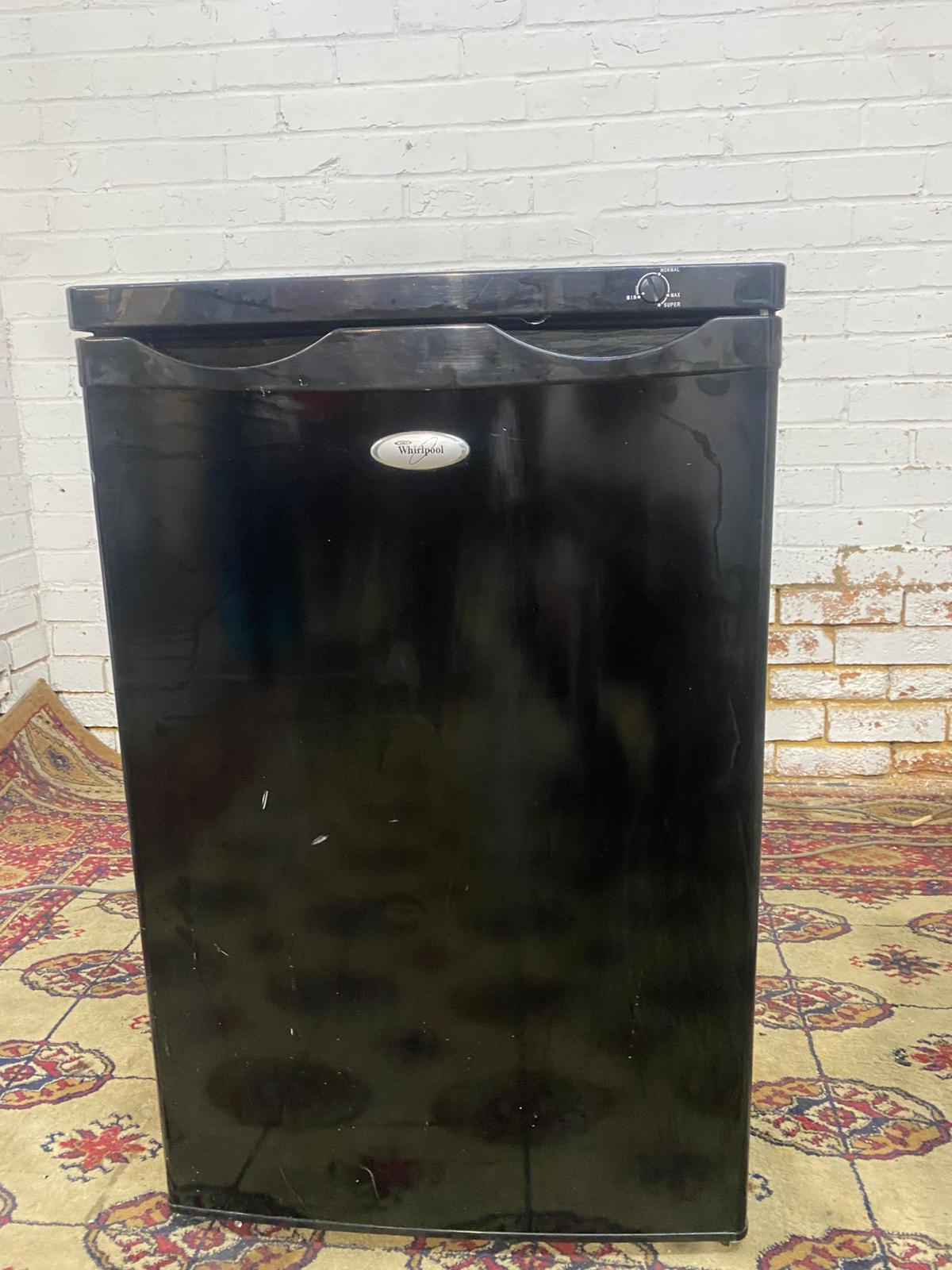 🚚Whirlpool Black Under Counter Freezer For Sale