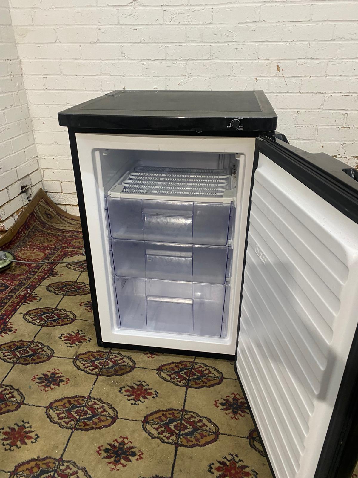 🚚Whirlpool Black Under Counter Freezer For Sale