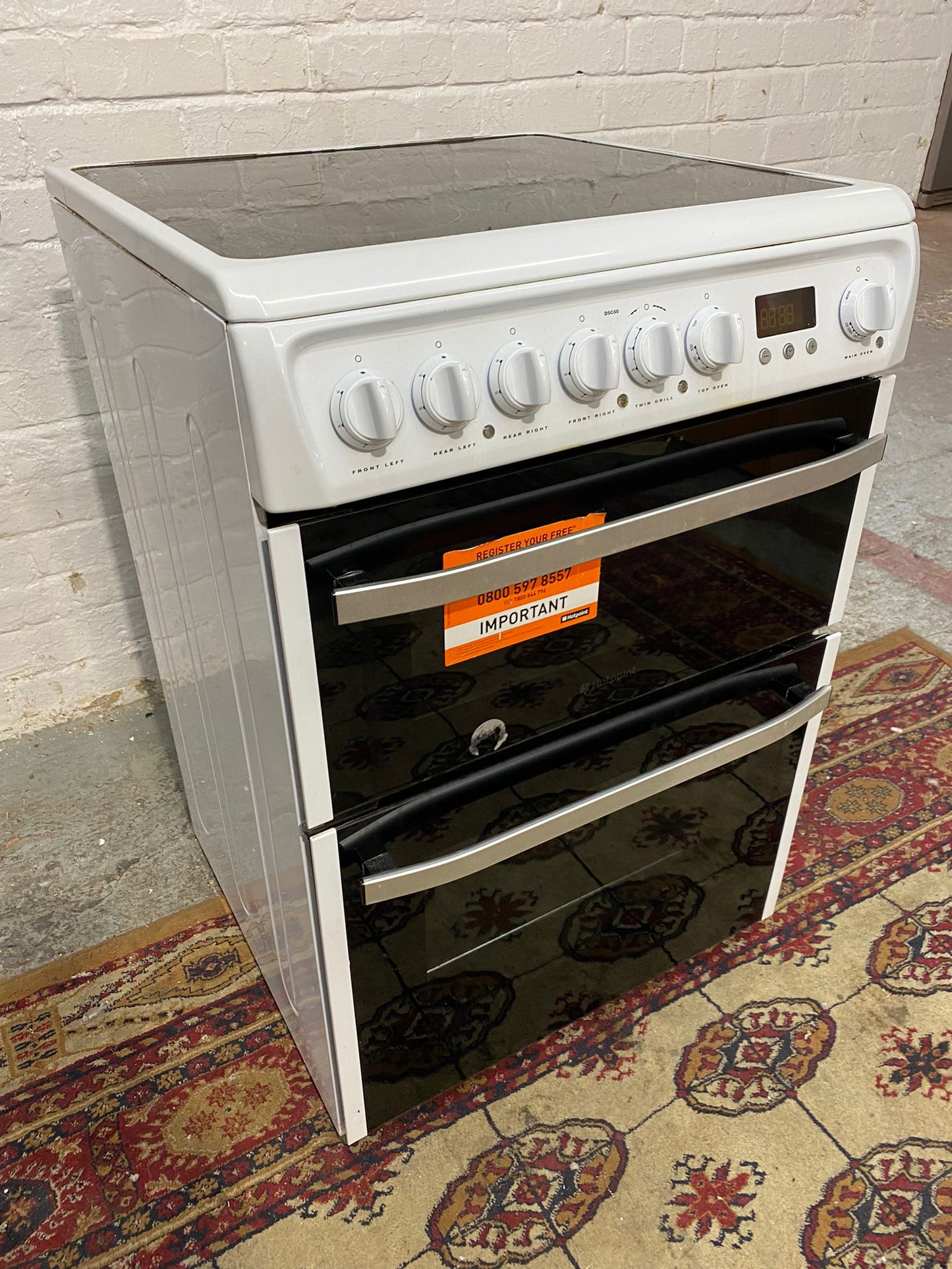 BEAUTIFUL Hotpoint White 60CM Electric Cooker For Sale