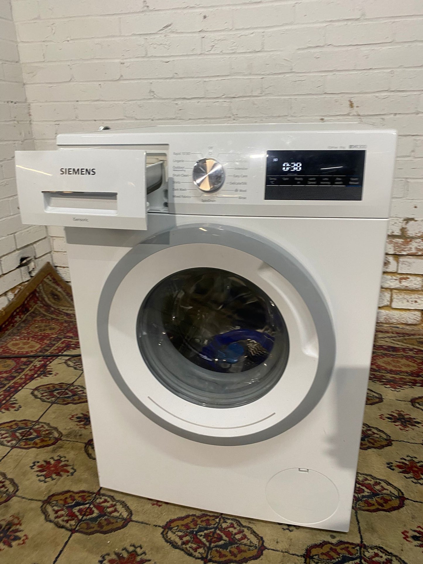 Beautiful Siemens 8KG Washing Machine For Sale