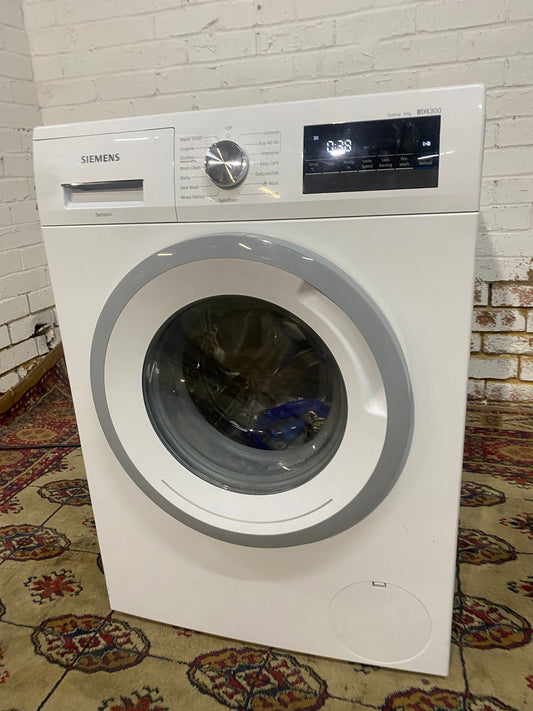 Beautiful Siemens 8KG Washing Machine For Sale