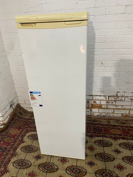 🚚Beautiful LEC Standing Fridge For Sale