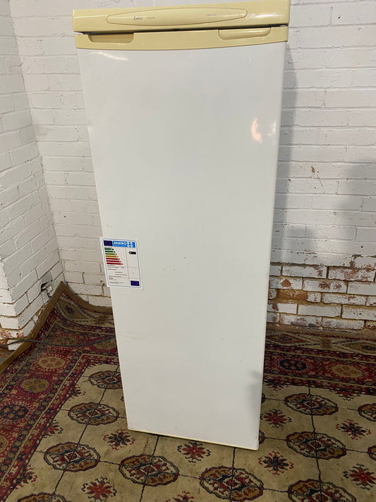 🚚Beautiful LEC Standing Fridge For Sale