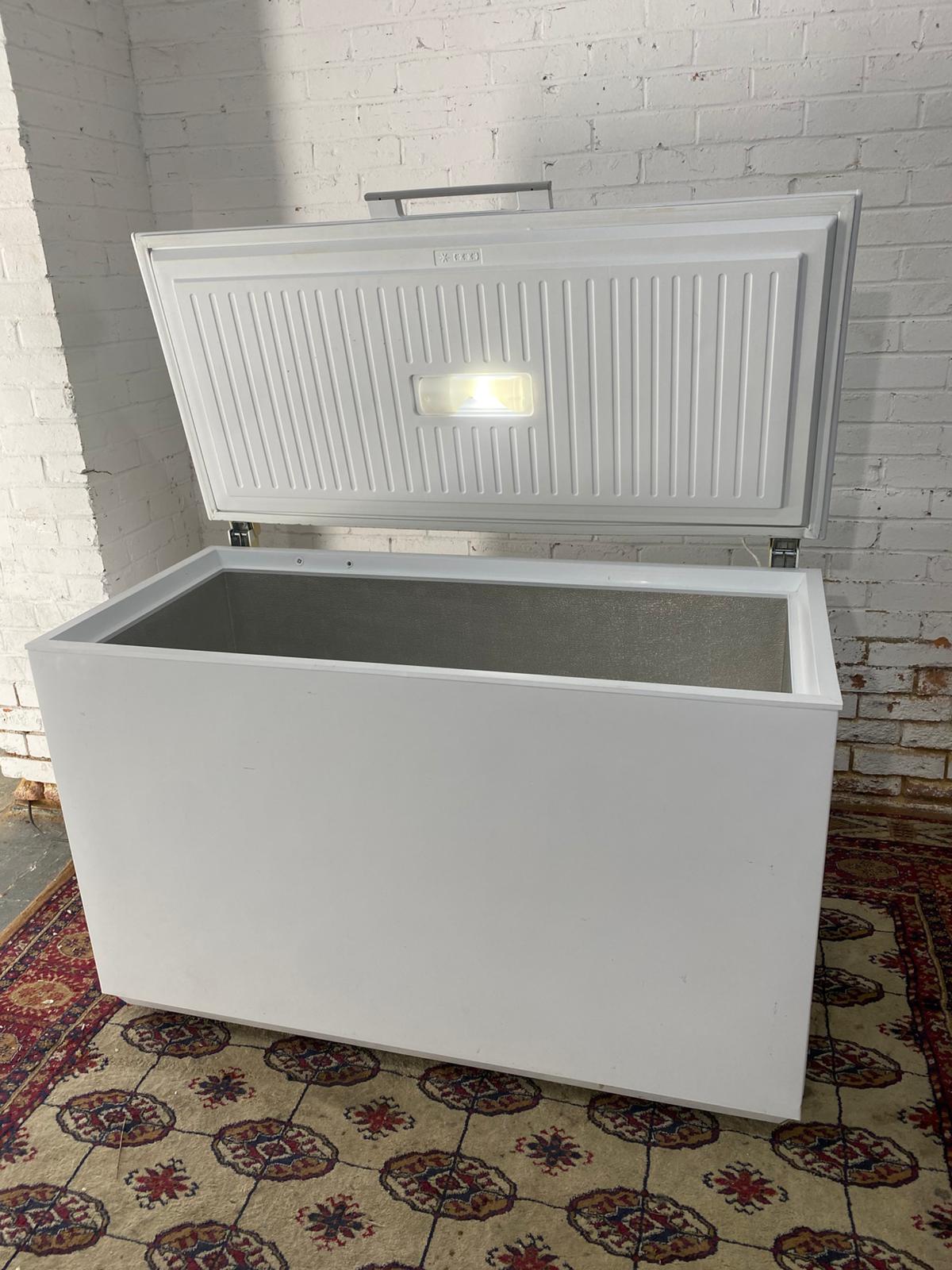 🚚Beautiful JohnLewis Commercial 400L Chest Freezer Frost Free Technology For Sale