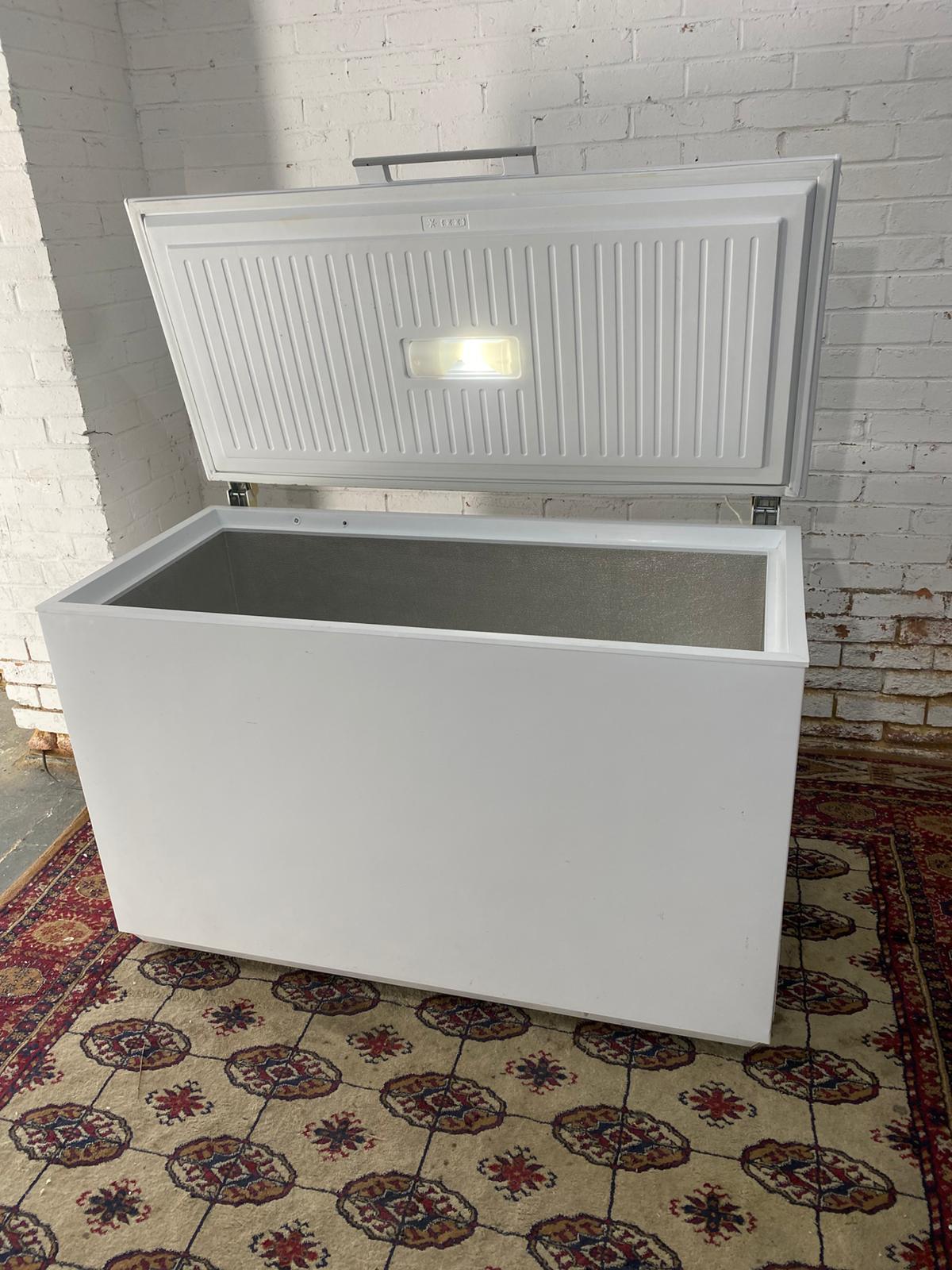 🚚Beautiful JohnLewis Commercial 400L Chest Freezer Frost Free Technology For Sale