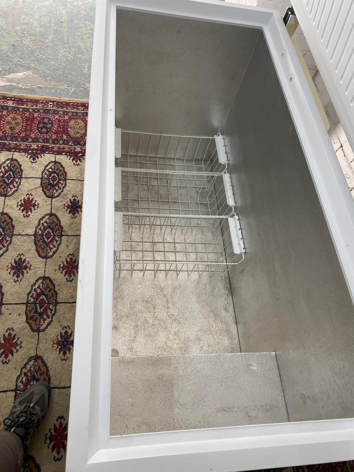 🚚Beautiful JohnLewis Commercial 400L Chest Freezer Frost Free Technology For Sale