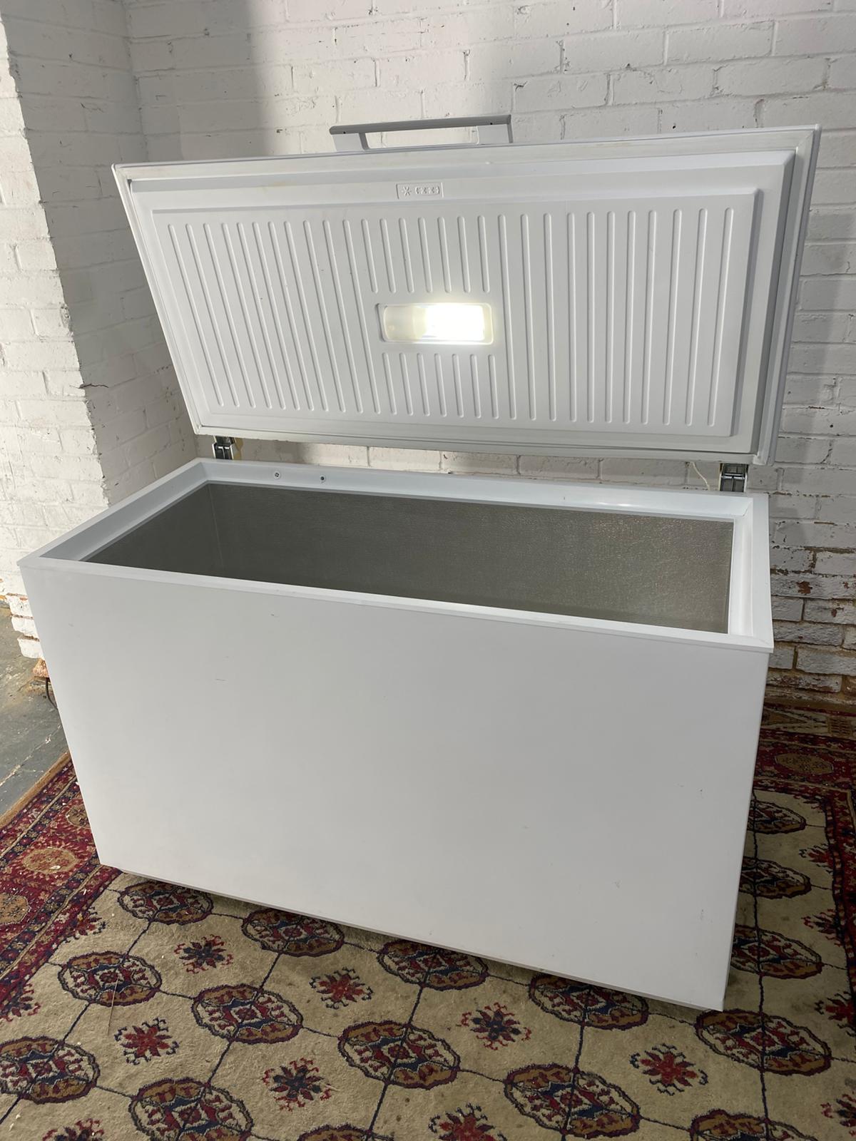 🚚Beautiful JohnLewis Commercial 400L Chest Freezer Frost Free Technology For Sale