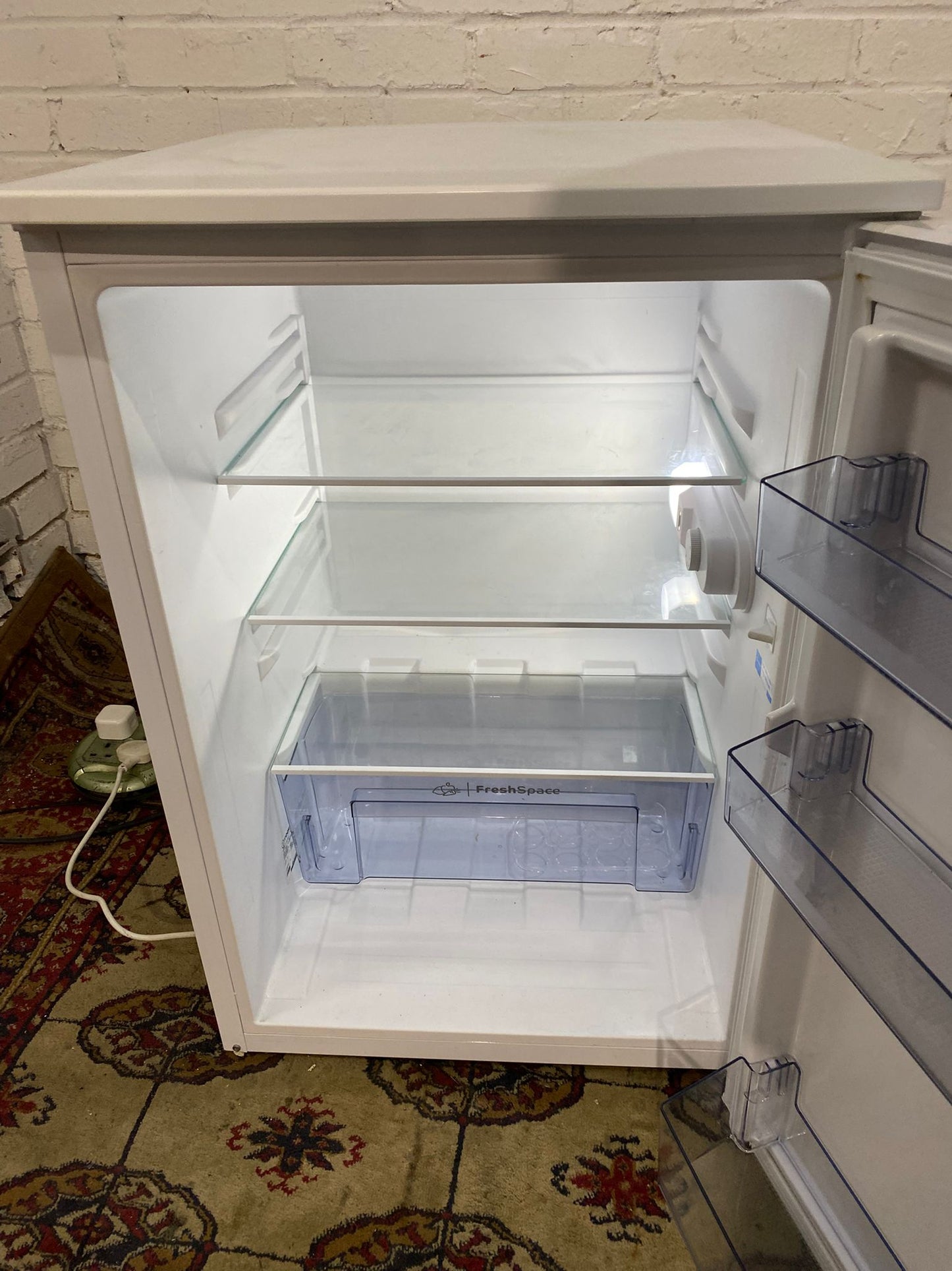 🚐Indesit Under Counter Fridge Only For Sale