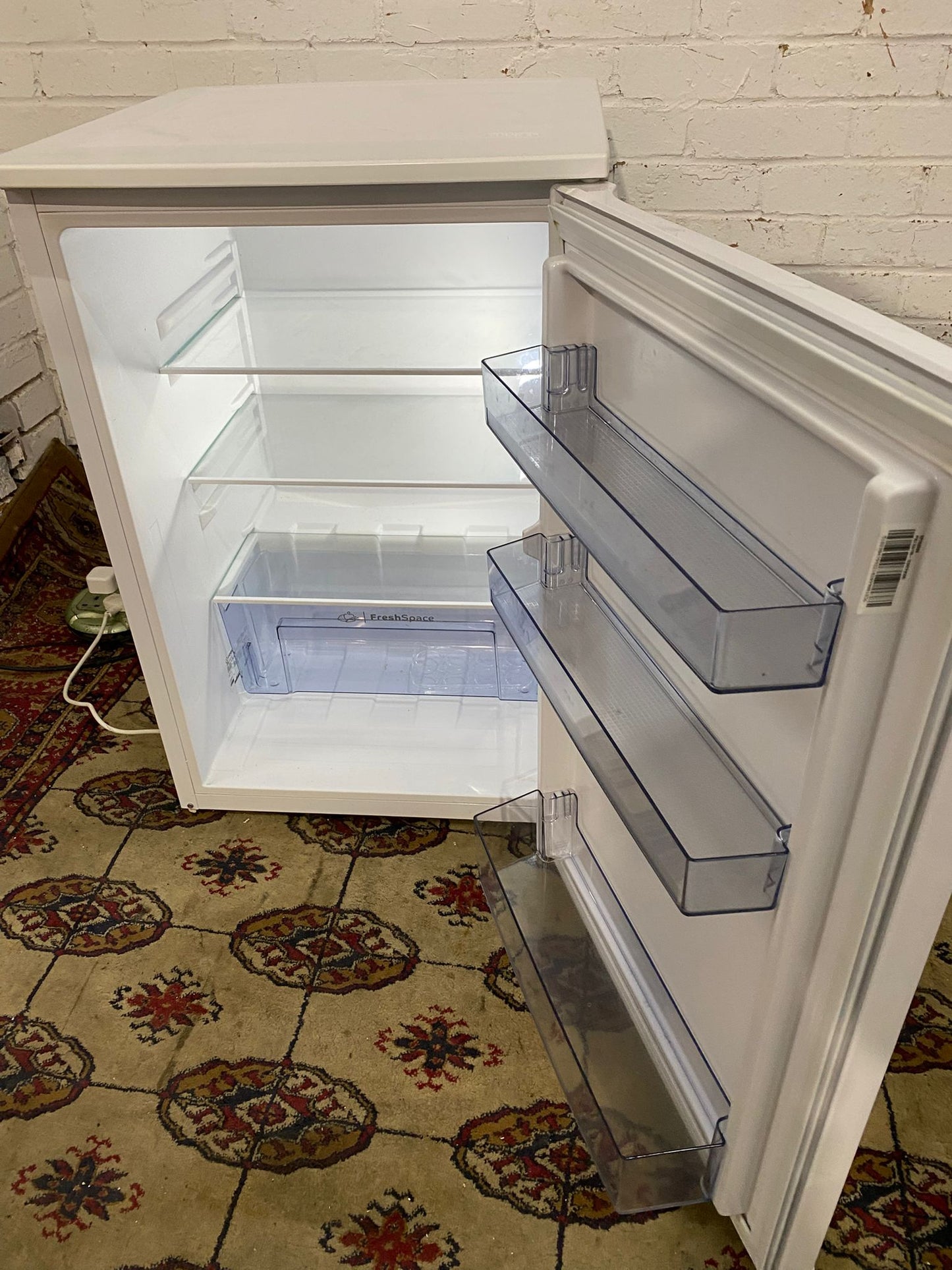 🚐Indesit Under Counter Fridge Only For Sale