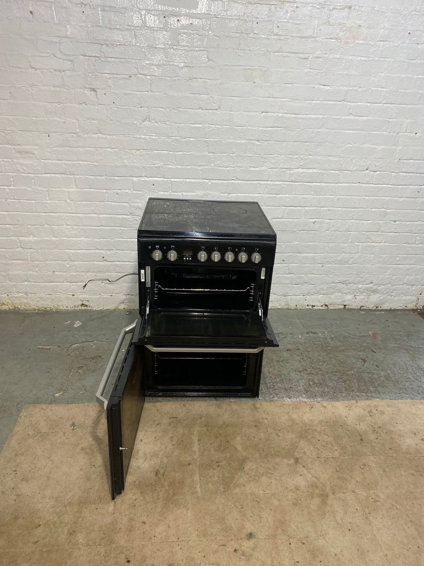 Beautiful Indesit Black 60CM Ceramic Electric Cooker With Oven/Grill For Sale