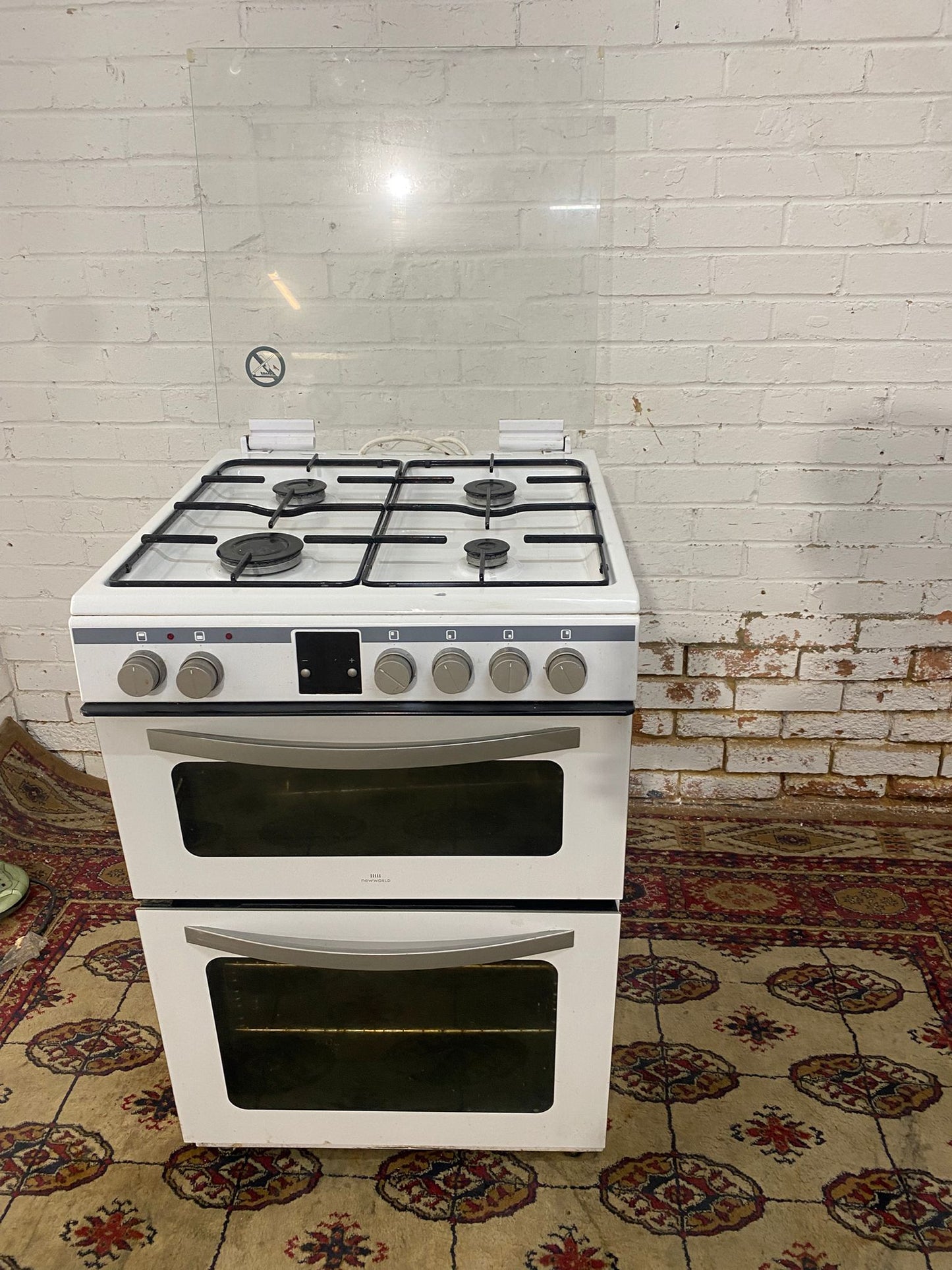 FREE DELIVERY Beautiful 60CM White NewWorld Gas Cooker With Dual Oven And Grill 60CM For Sale