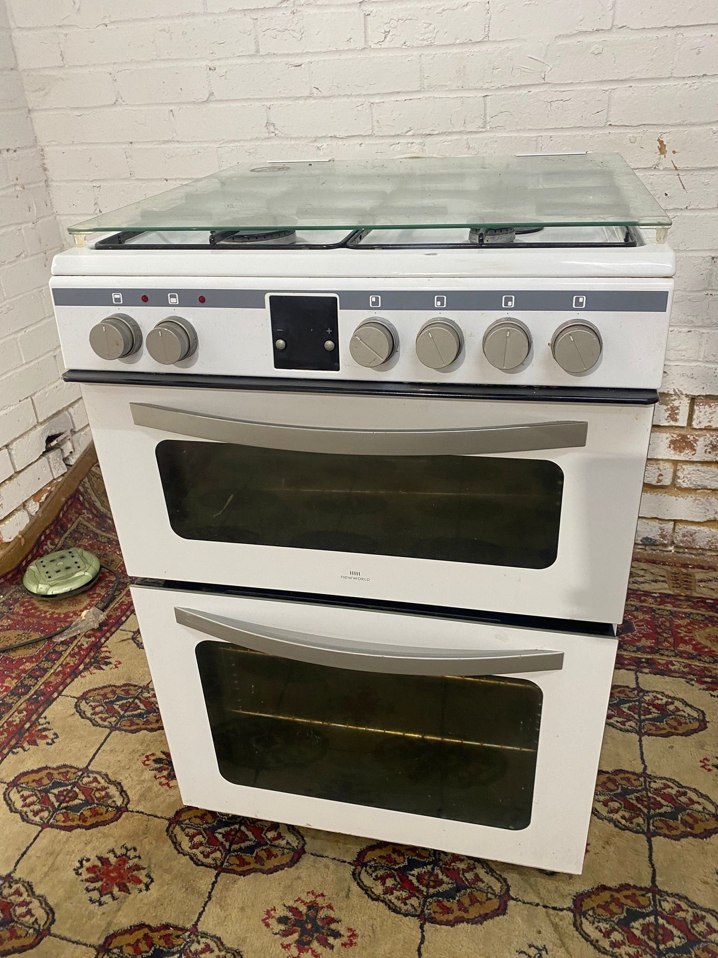 FREE DELIVERY Beautiful 60CM White NewWorld Gas Cooker With Dual Oven And Grill 60CM For Sale