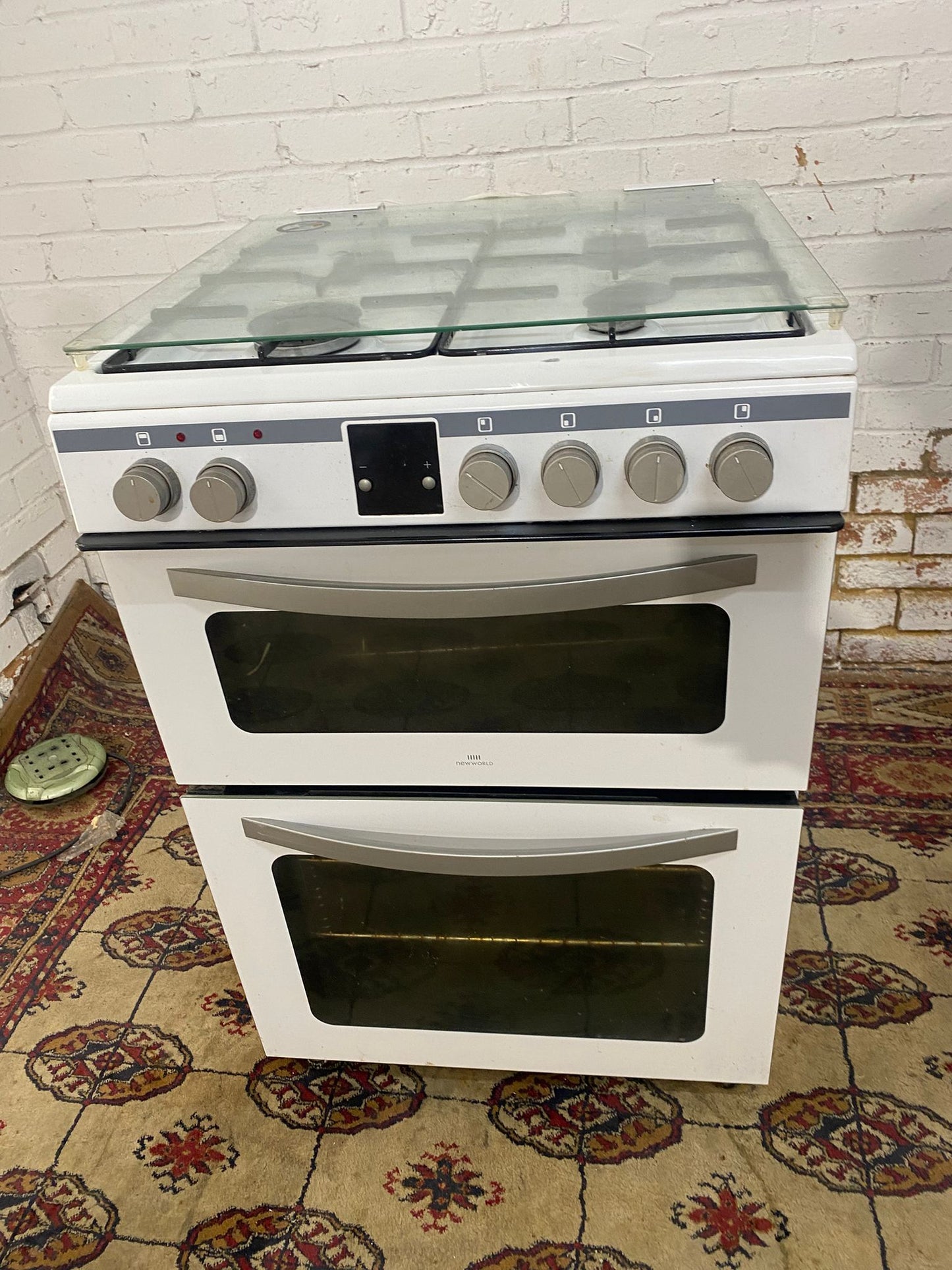 FREE DELIVERY Beautiful 60CM White NewWorld Gas Cooker With Dual Oven And Grill 60CM For Sale
