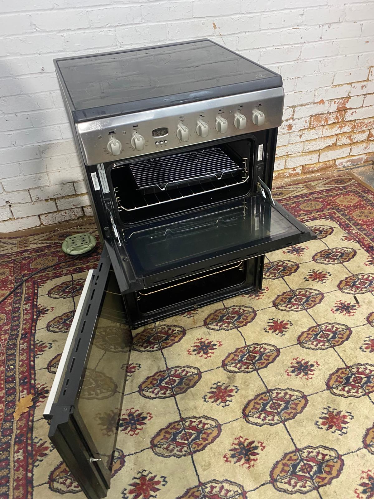 Beautiful Stainless Steel Indesit 60CM Ceramic Electric Cooker With Oven/Grill