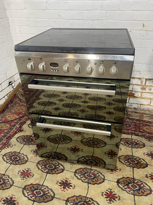 Beautiful Stainless Steel Indesit 60CM Ceramic Electric Cooker With Oven/Grill