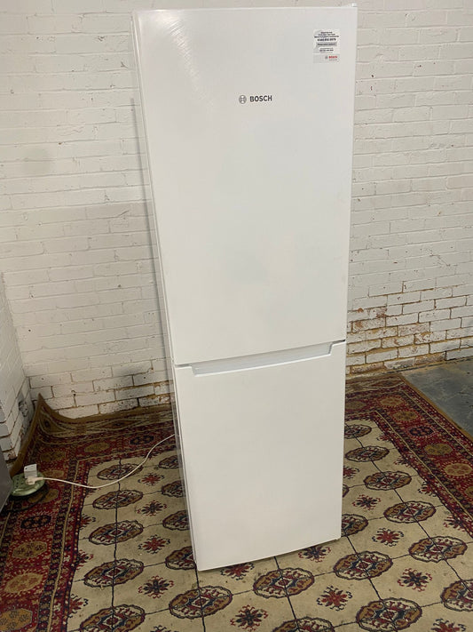 🚚Tall Bosch 185 CM Fridge Freezer For Sale