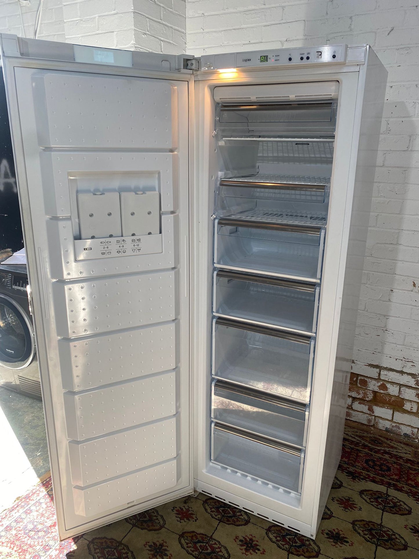FREE DELIVERY Full Size Bosch Standing Freezer Only For Sale