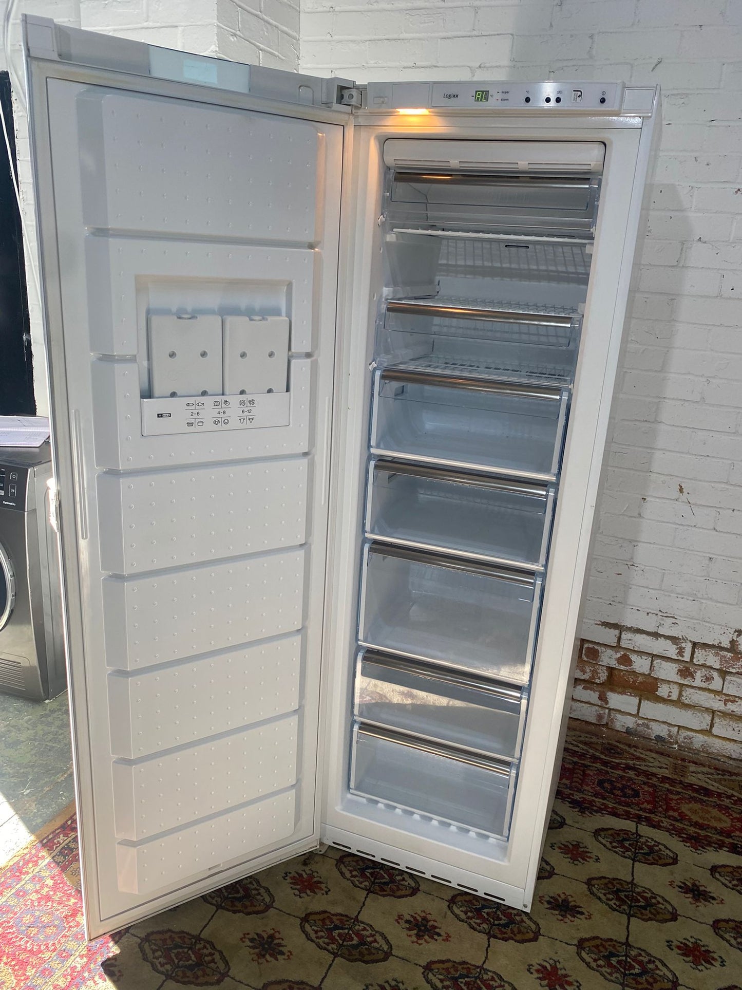 FREE DELIVERY Full Size Bosch Standing Freezer Only For Sale