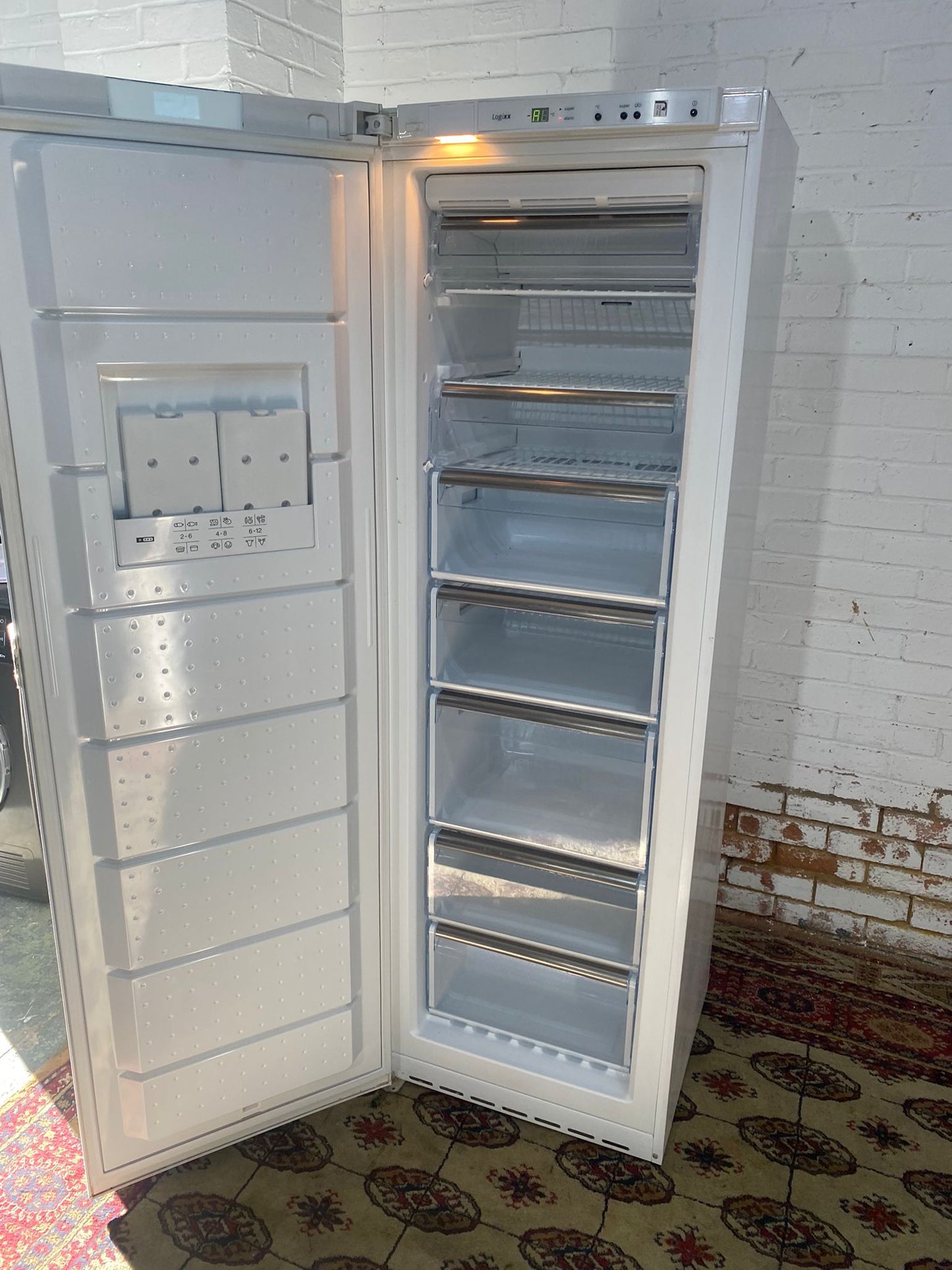 FREE DELIVERY Full Size Bosch Standing Freezer Only For Sale