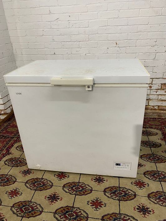 🚐🚐Logik 200L Chest Freezer Frost Free For Sale
