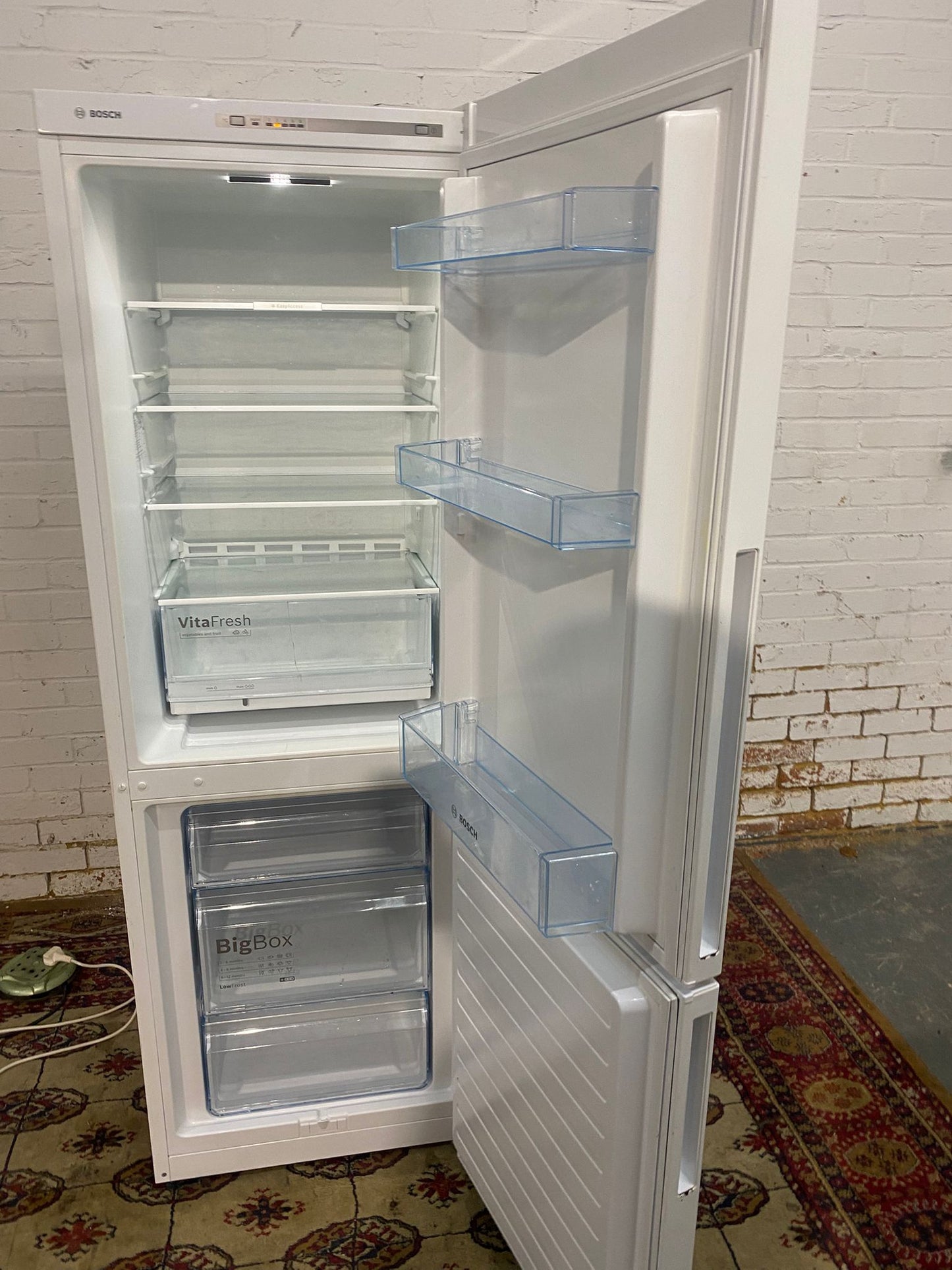 DELIVERY FREE Bosch 170CM Tall Fridge Freezer Frost Free For Sale