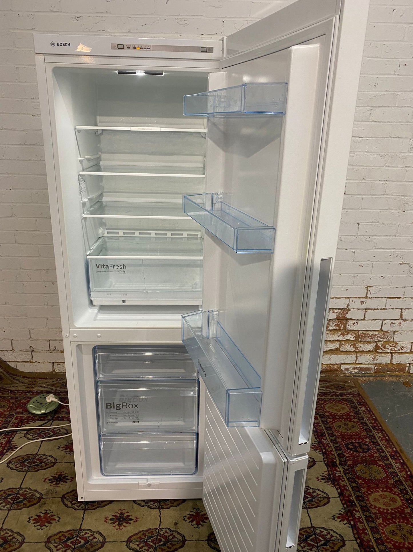 DELIVERY FREE Bosch 170CM Tall Fridge Freezer Frost Free For Sale