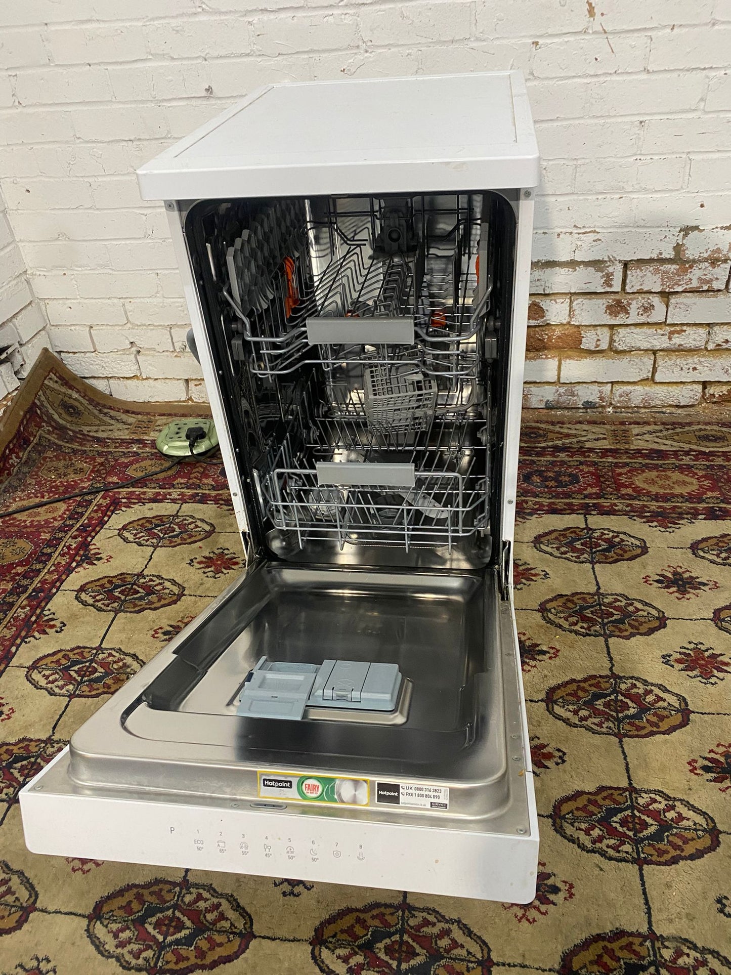 🚚HotPoint SlimLine Dishwasher For Sale