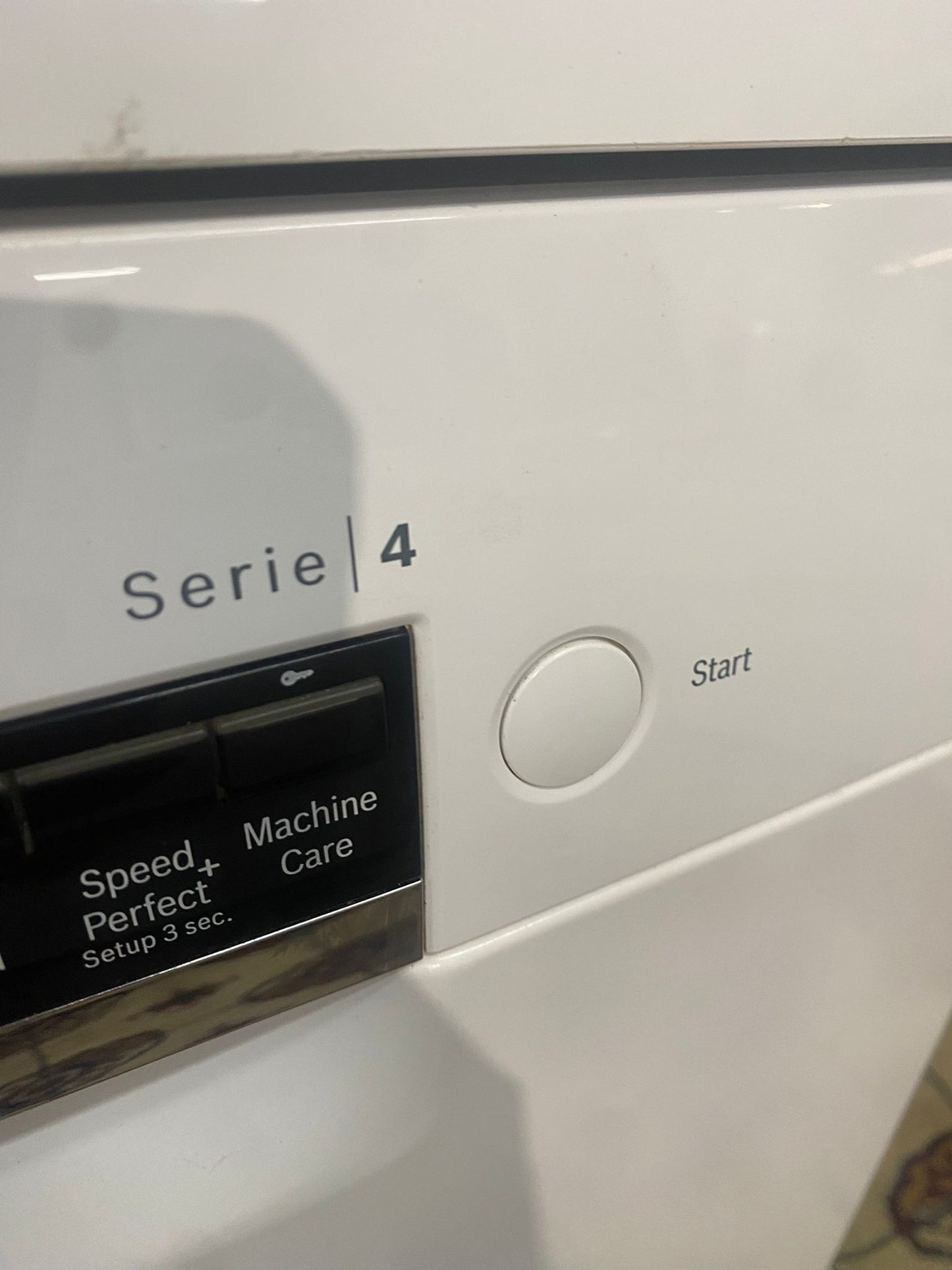 🚚Beautiful Bosch Wifi Series 4 Dish Washer For Sale