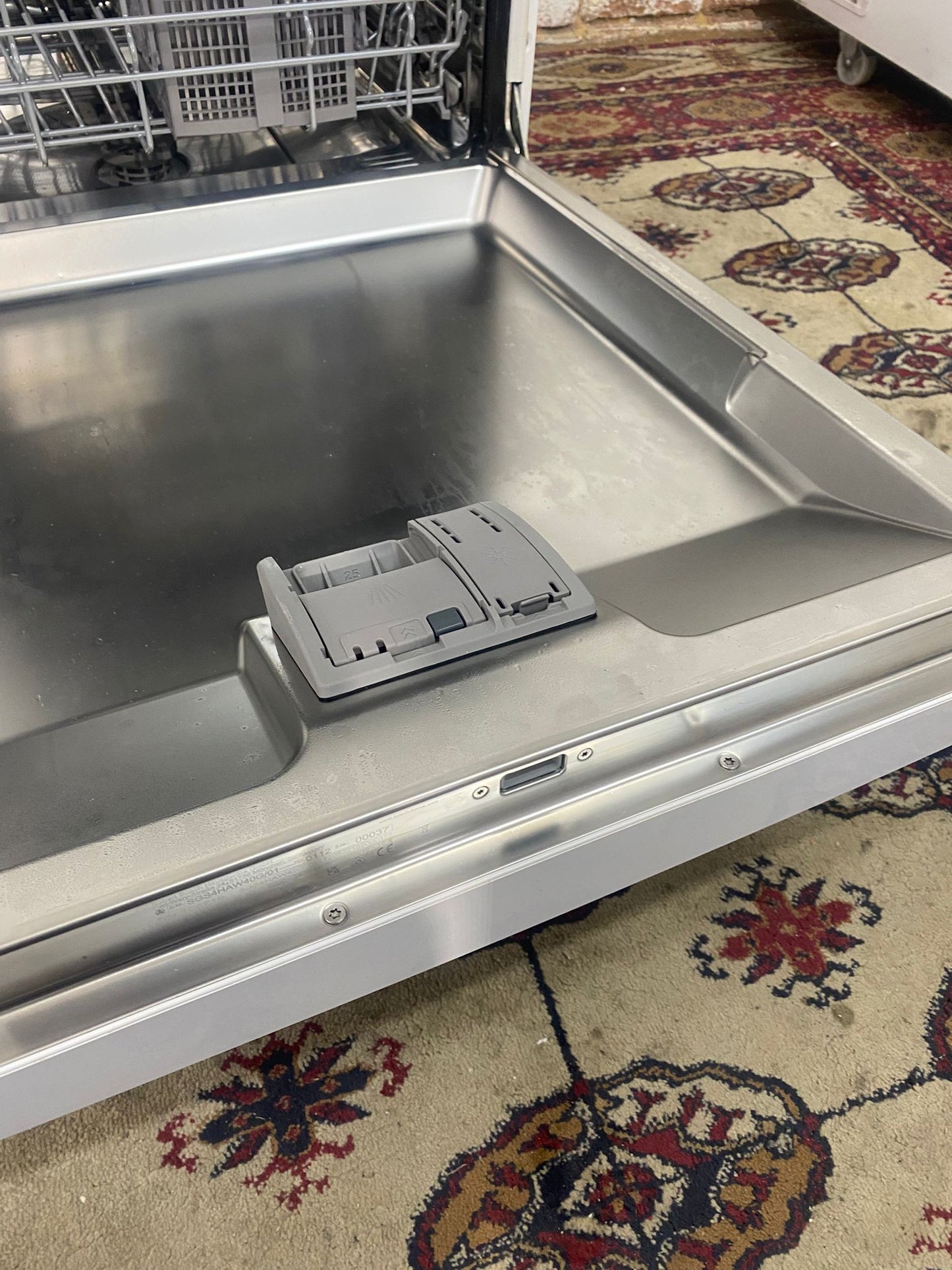 🚚Beautiful Bosch Wifi Series 4 Dish Washer For Sale