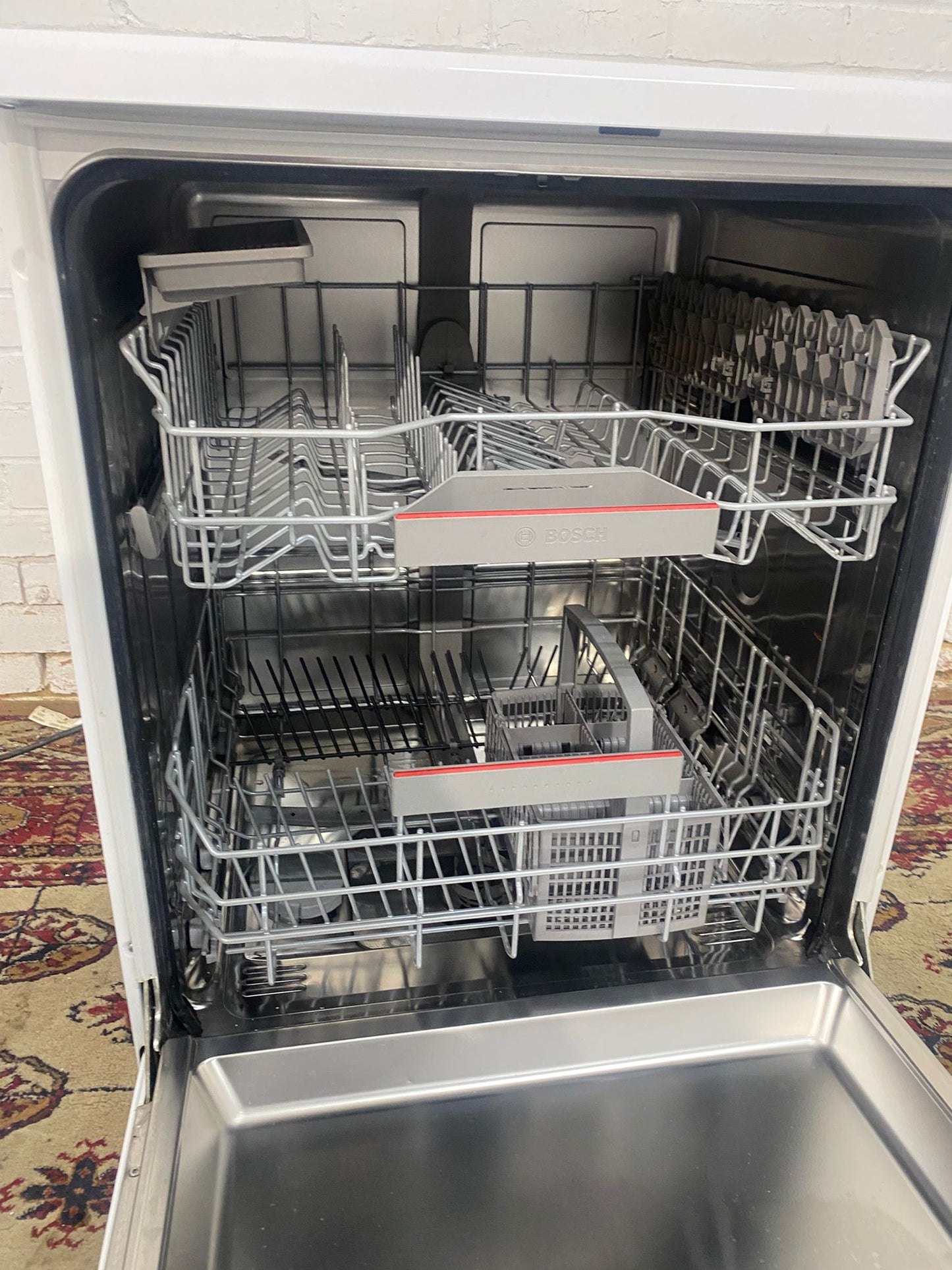 🚚Beautiful Bosch Wifi Series 4 Dish Washer For Sale