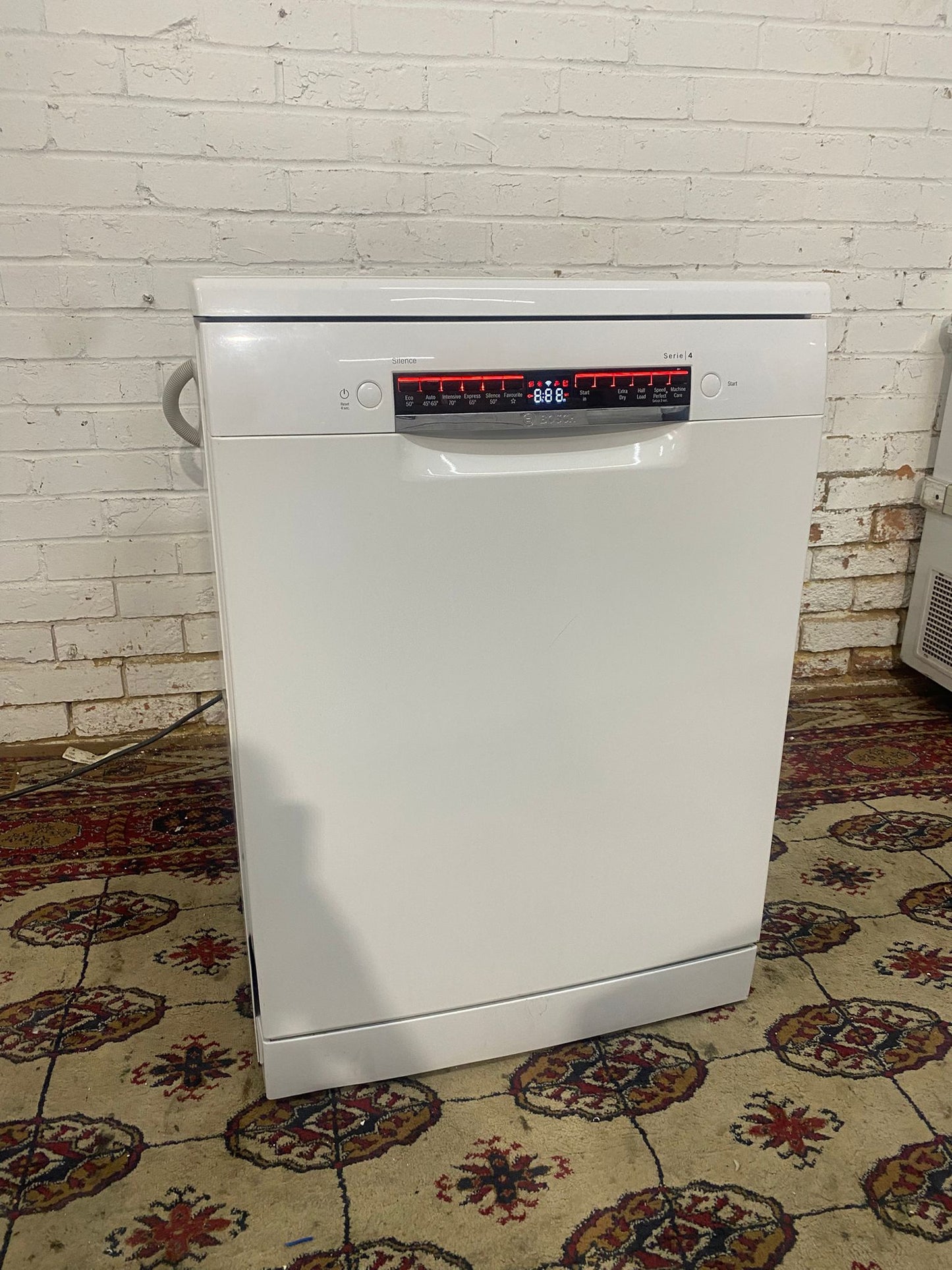 🚚Beautiful Bosch Wifi Series 4 Dish Washer For Sale