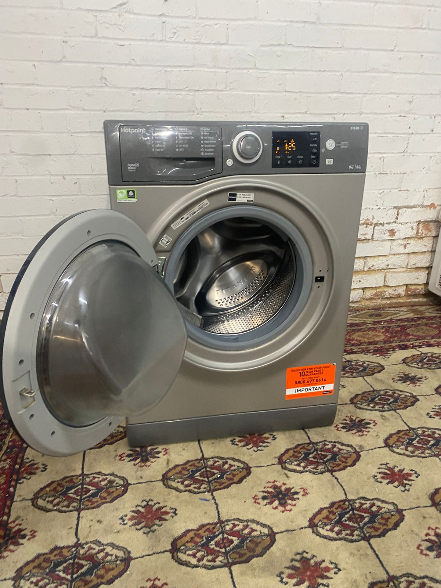 Beautiful HotPoint 9+6KG Washer Dryer Combo For Sale